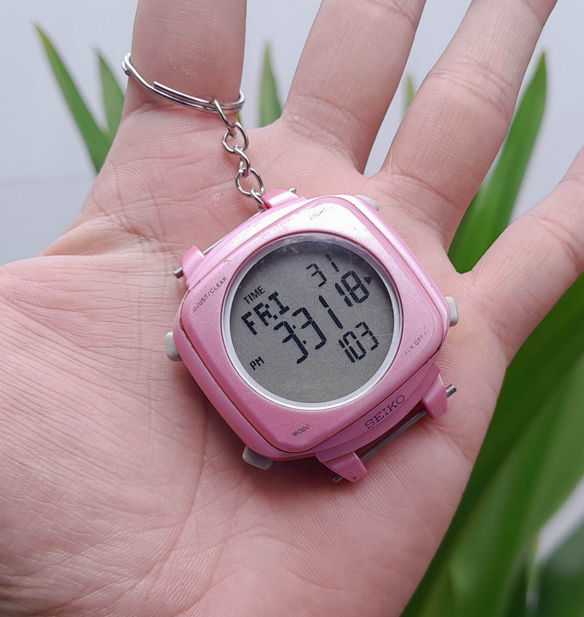 Móc khóa đồng hồ SEIKO hồng đẹp độc lạ 