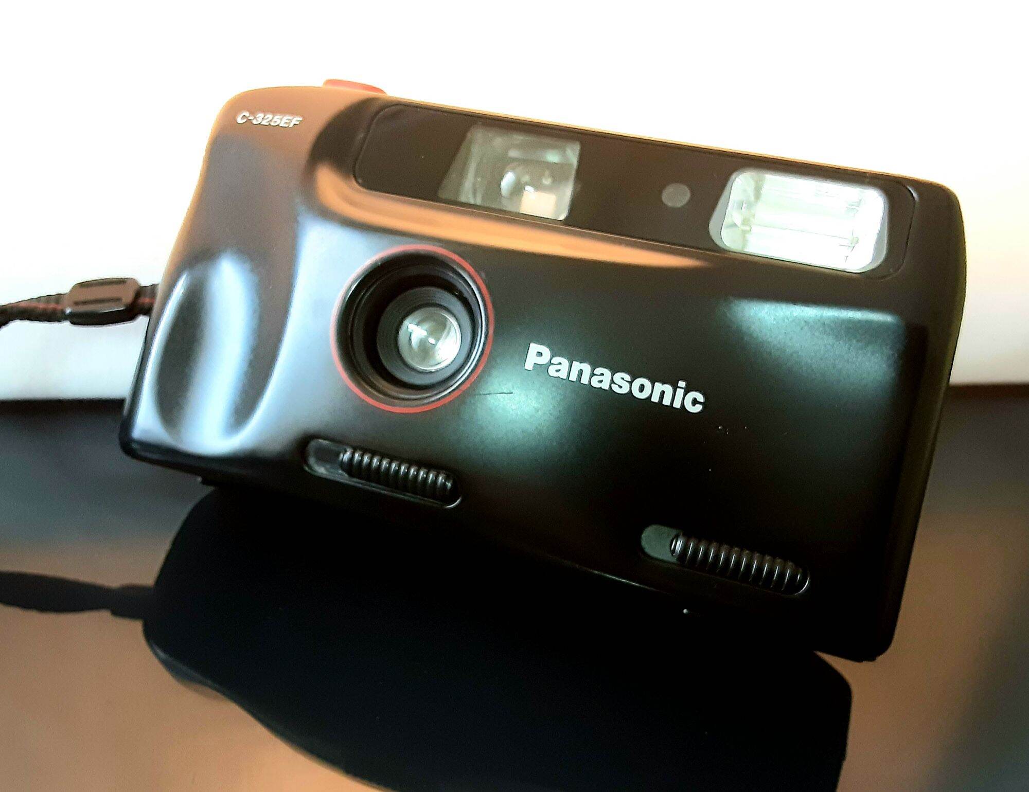 Máy ảnh film Panasonic