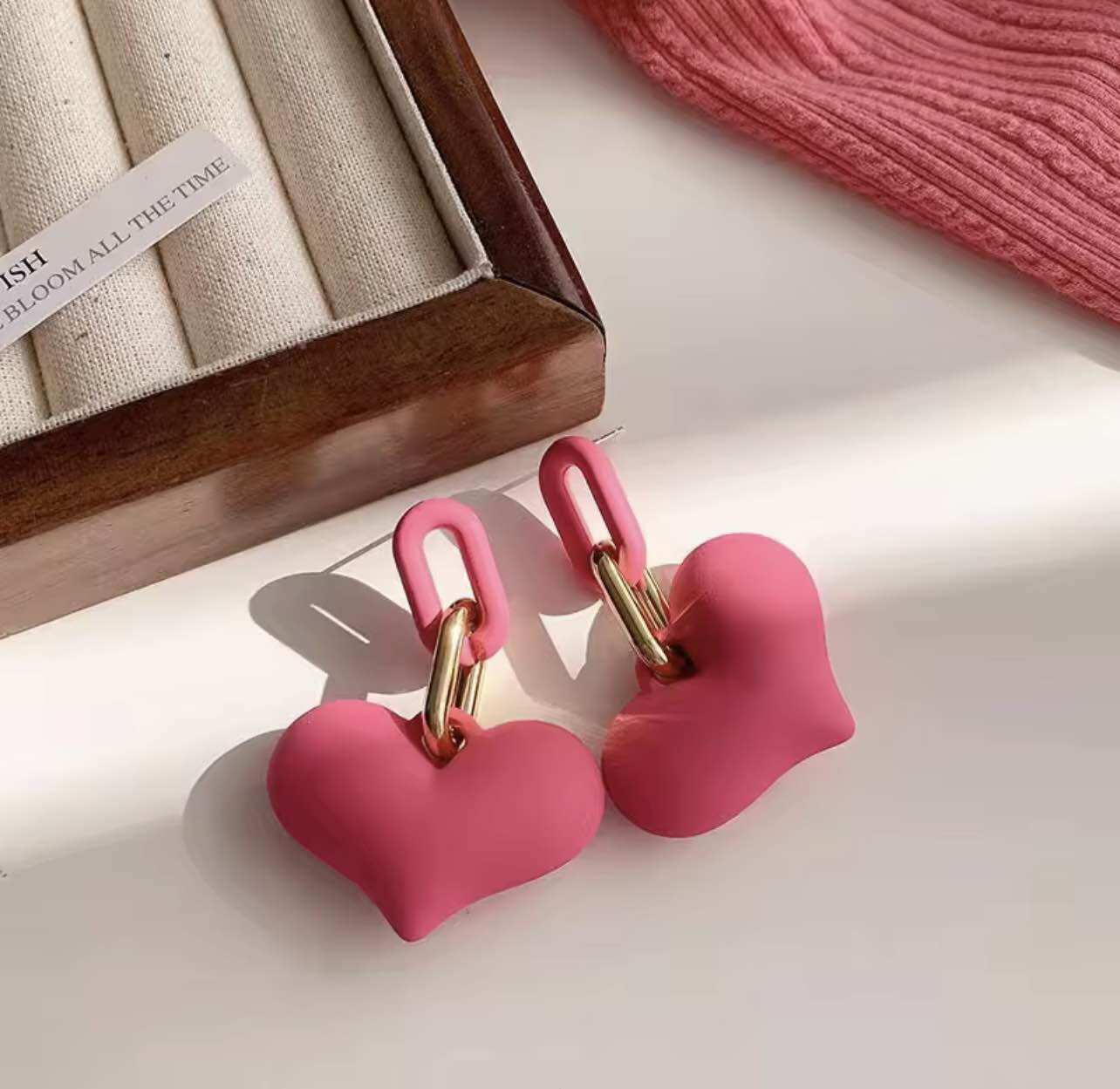 Lm90 bông tai trái tim love , màu hồng. siêu cute