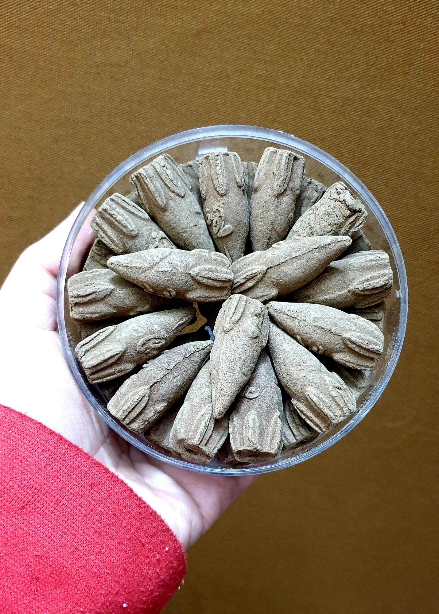 Hộp 30 nụ trầm từ bột trầm hương nguyên chất Thiên hương - Celestial Incence