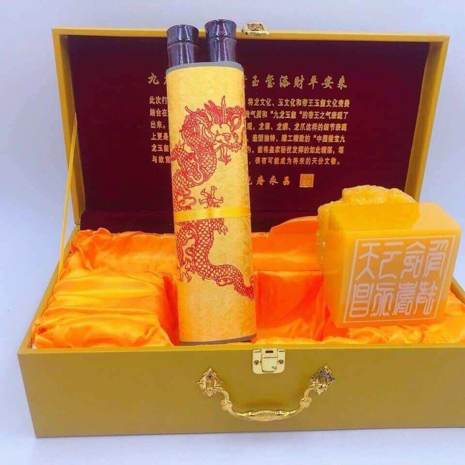 Ngọc Tỷ Cửu Long Ngọc Bích tặng kèm chiếu chỉ và hộp đựng