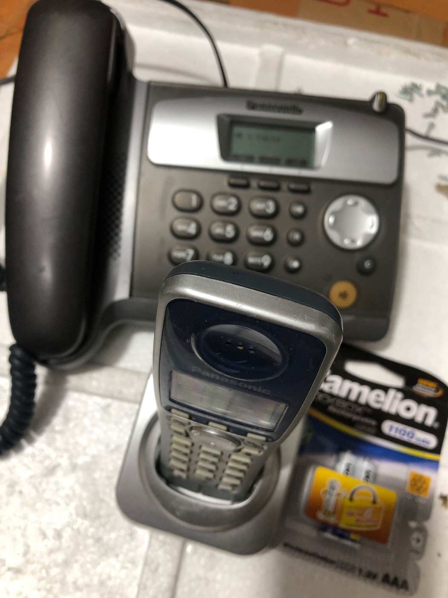 Điện thoại mẹ bồng con Panasonic kx tcd530