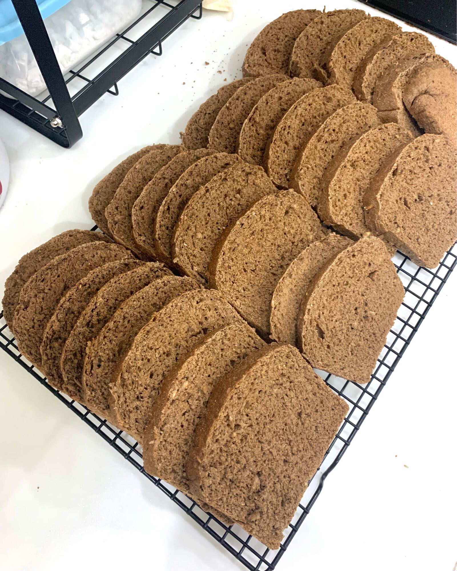 Bánh mì đen nguyên cám 450g/500g - Dark rye whole wheat bread 450g/500g