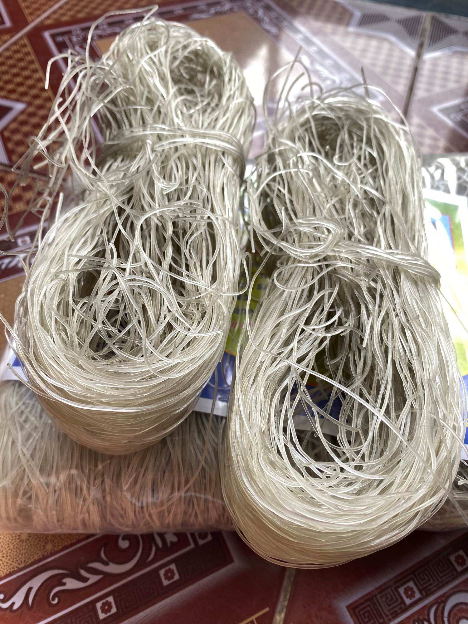 1kg Miến dong làng So (100% tinh bột dong riềng, sợi dai, không tạp chất)