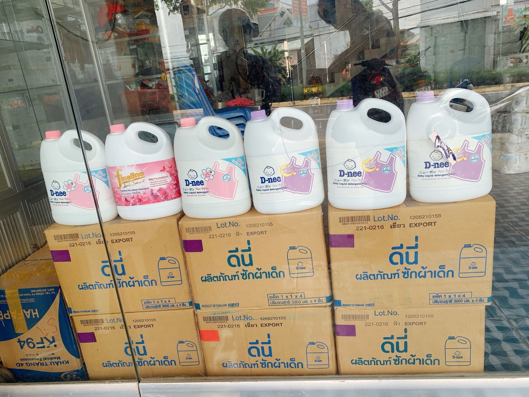 Nước Giặt Thái Lan Dnee Màu Tím 3000ml