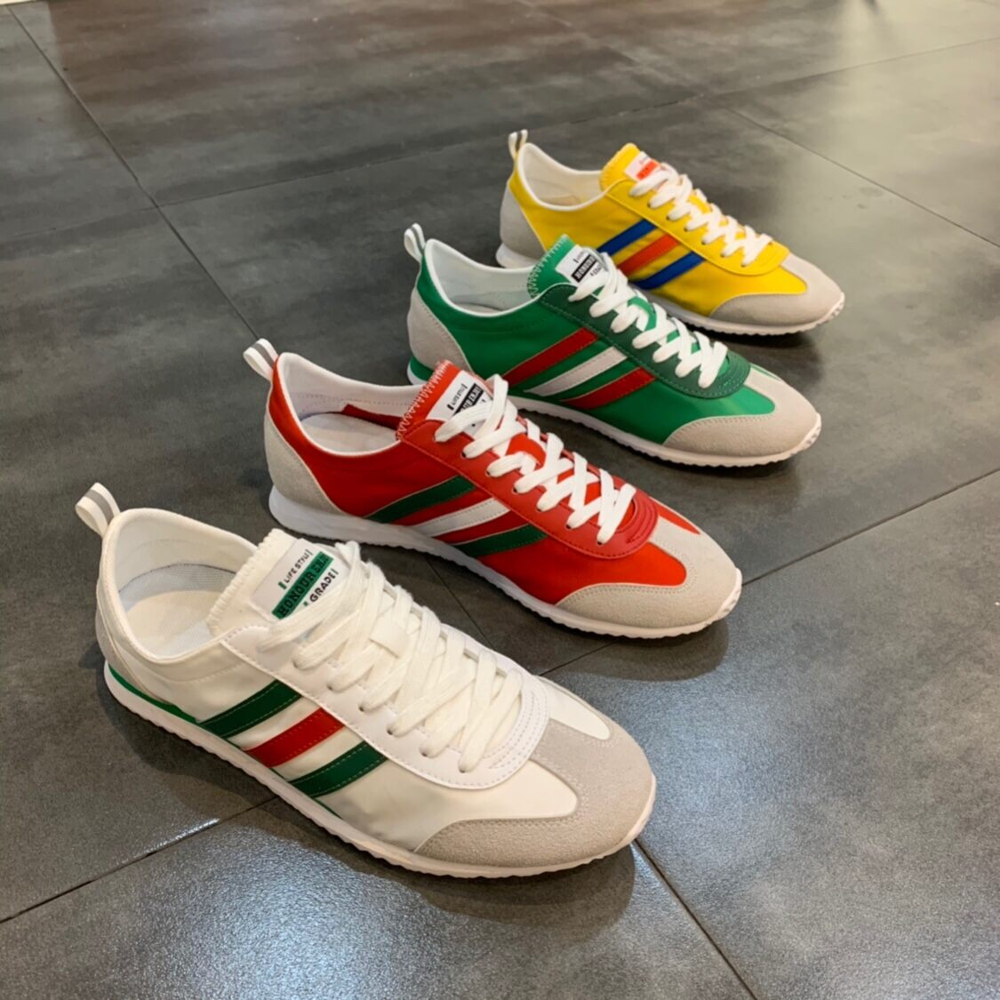 Giày Đế Bằng Giày Thường Ngày Phong Cách Hàn Quốc Mẫu Mới Mùa Hè 2024 Cho Nam Giày Trắng Nhỏ Thể Thao Ba Chiếc Màu Sắc Giày Lười Đế Mềm