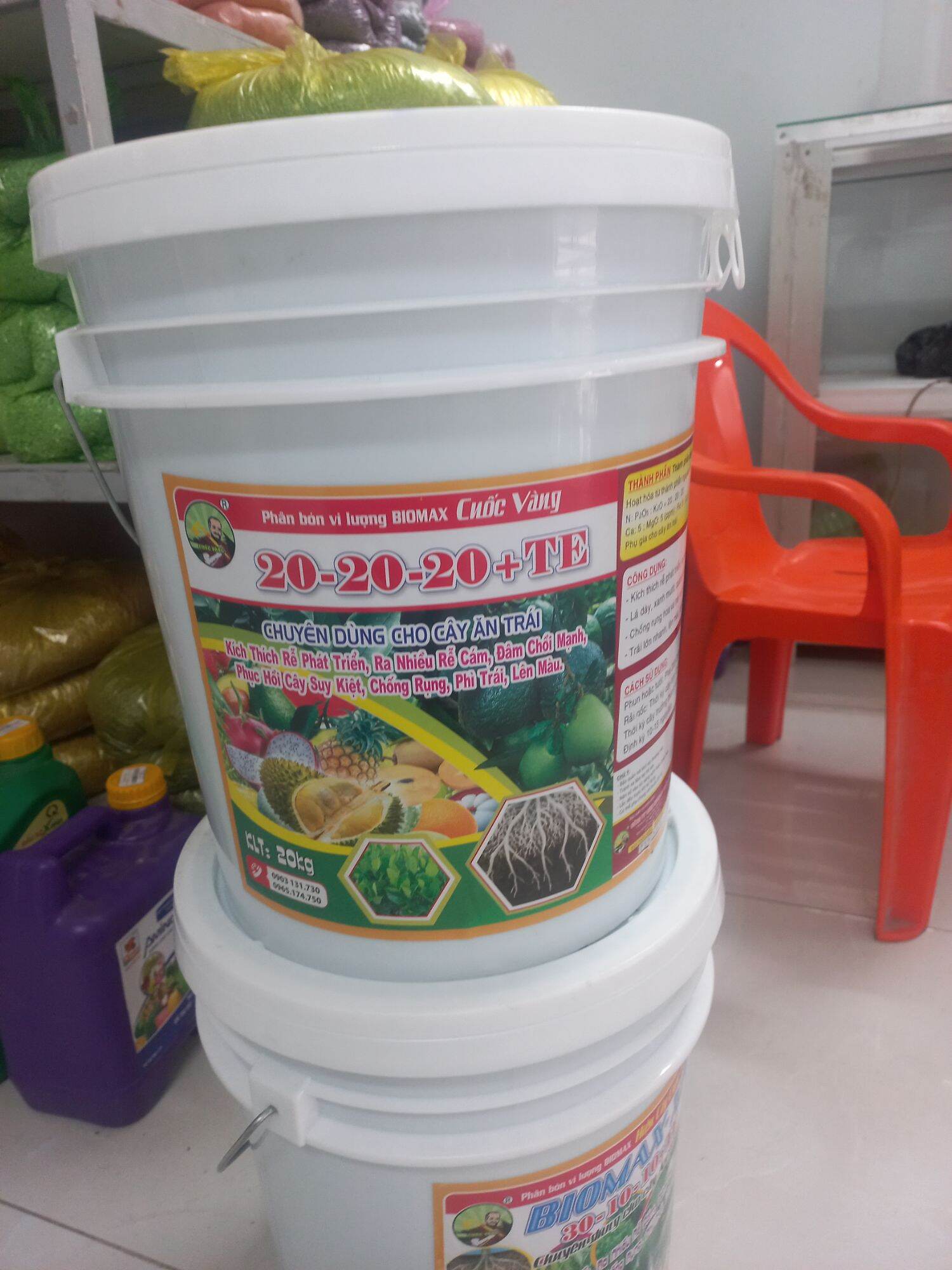 Xô phân bón vi lượng npk 20-20-20+te 20kg