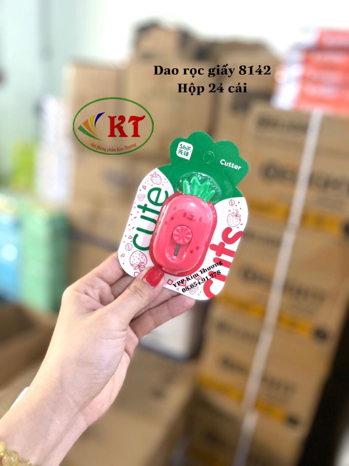 Dao rọc giấy kiểu hình carot mã 8142