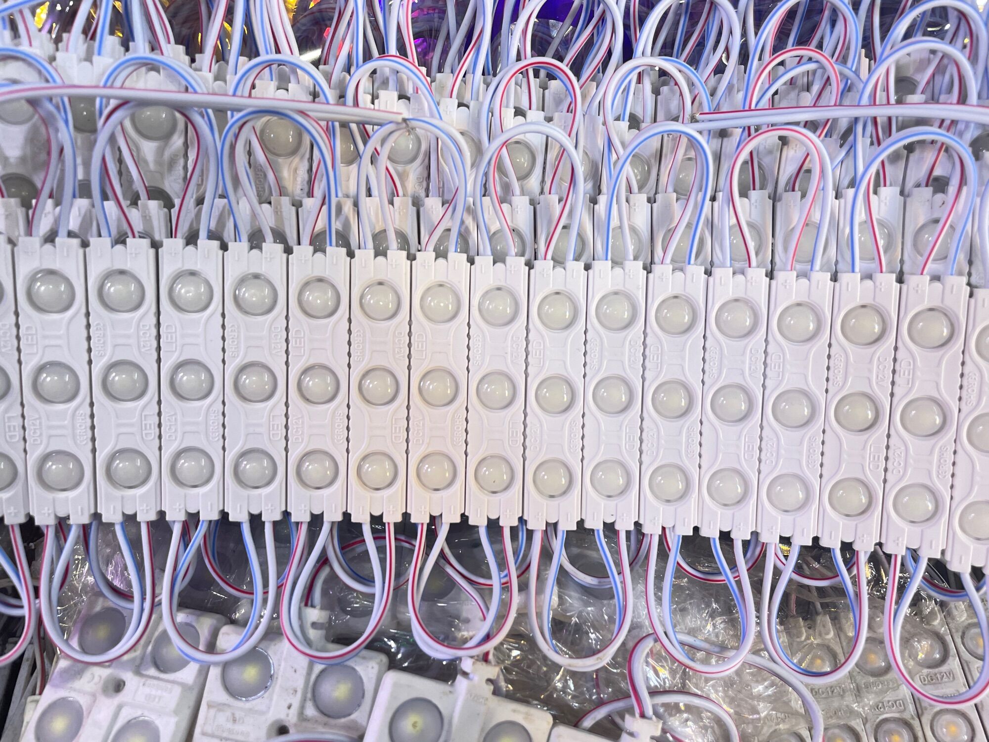 Vỉ 20 miếng led 3 bóng chiếu sáng chống nước
