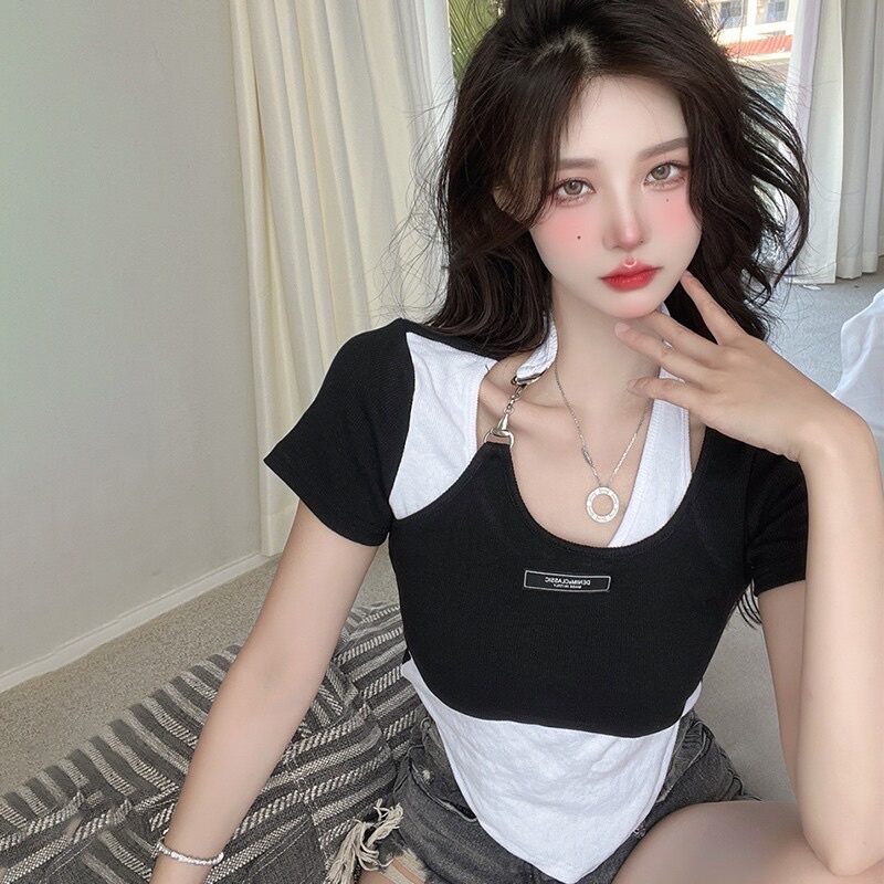 Áo crop vạt nhọn kiểu yếm tròng cổ phối móc ở cổ xinh tina2