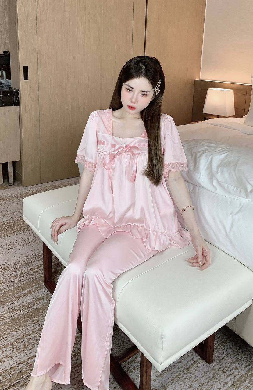 Đồ bộ lụa cổ vuông phối ren cao cấp ,Đồ bộ mặc nhà chất liệu lụa cao cấp thiết kế mới nhất