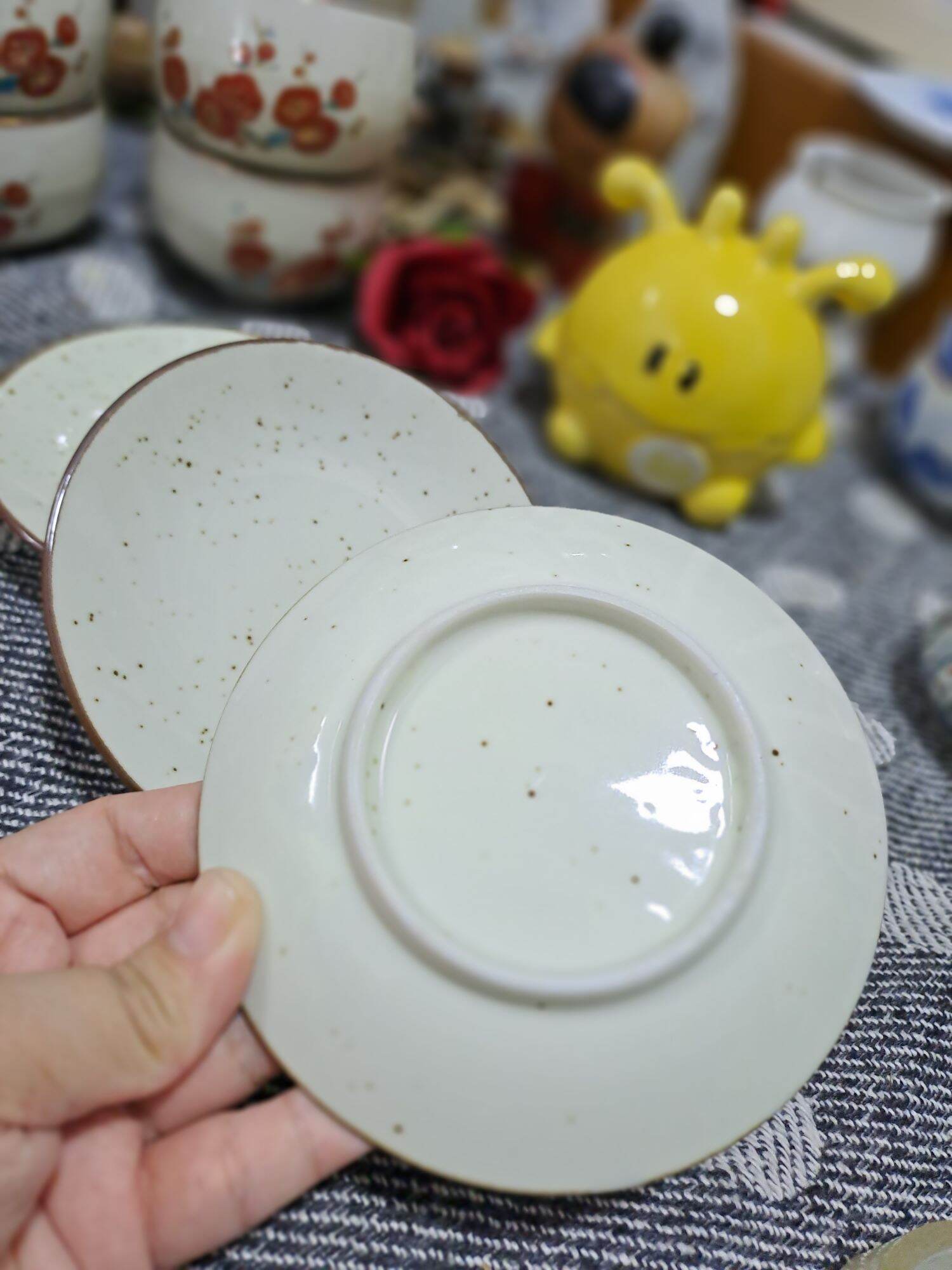 Dĩa men tiêu, mộc đá nhám, viền socola GỐM SỨ NHẬT 2HAND