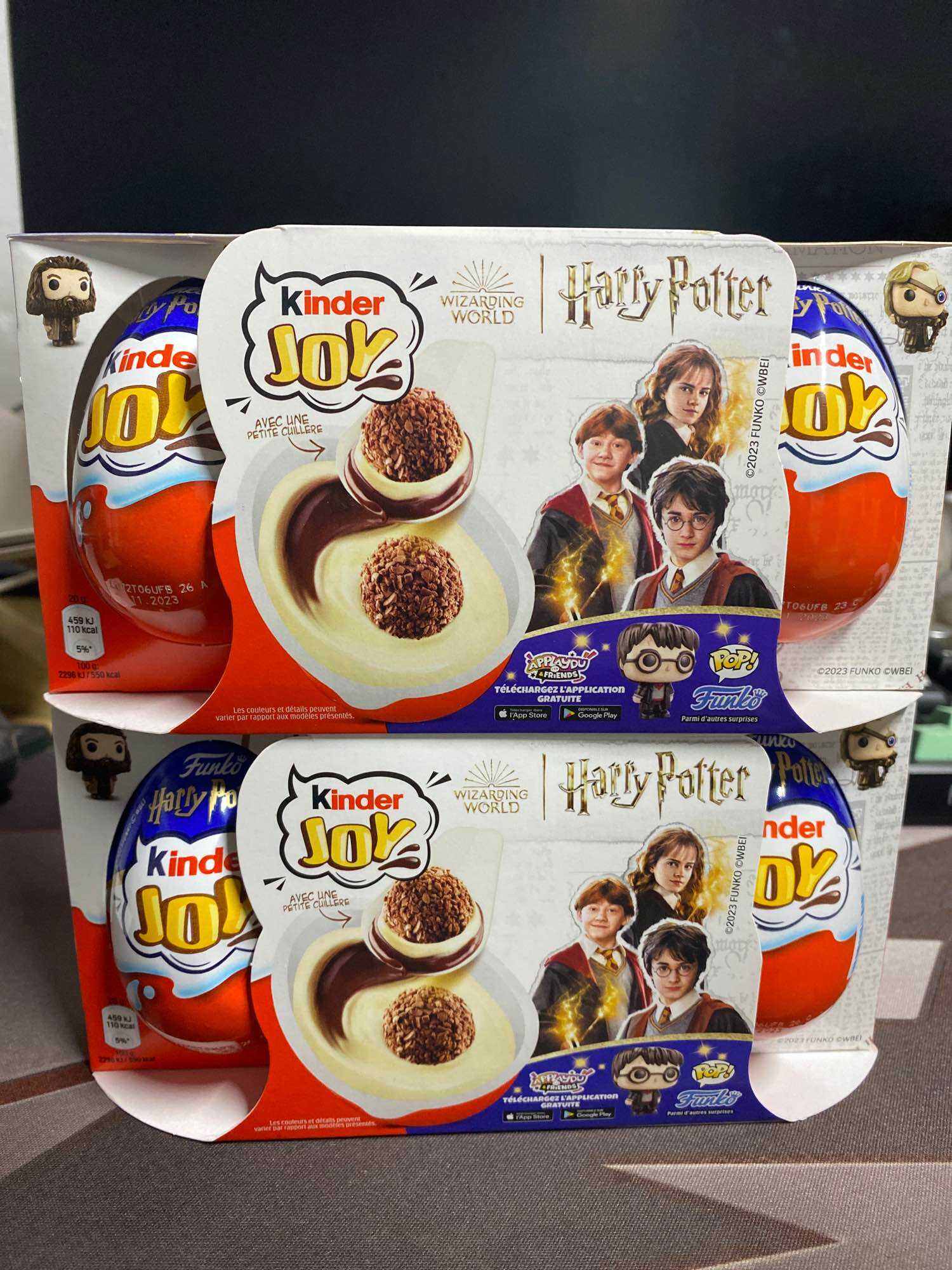 Socola trứng Kinder bé trai-gái hộp 3 quả, có đồ chơi- air Pháp