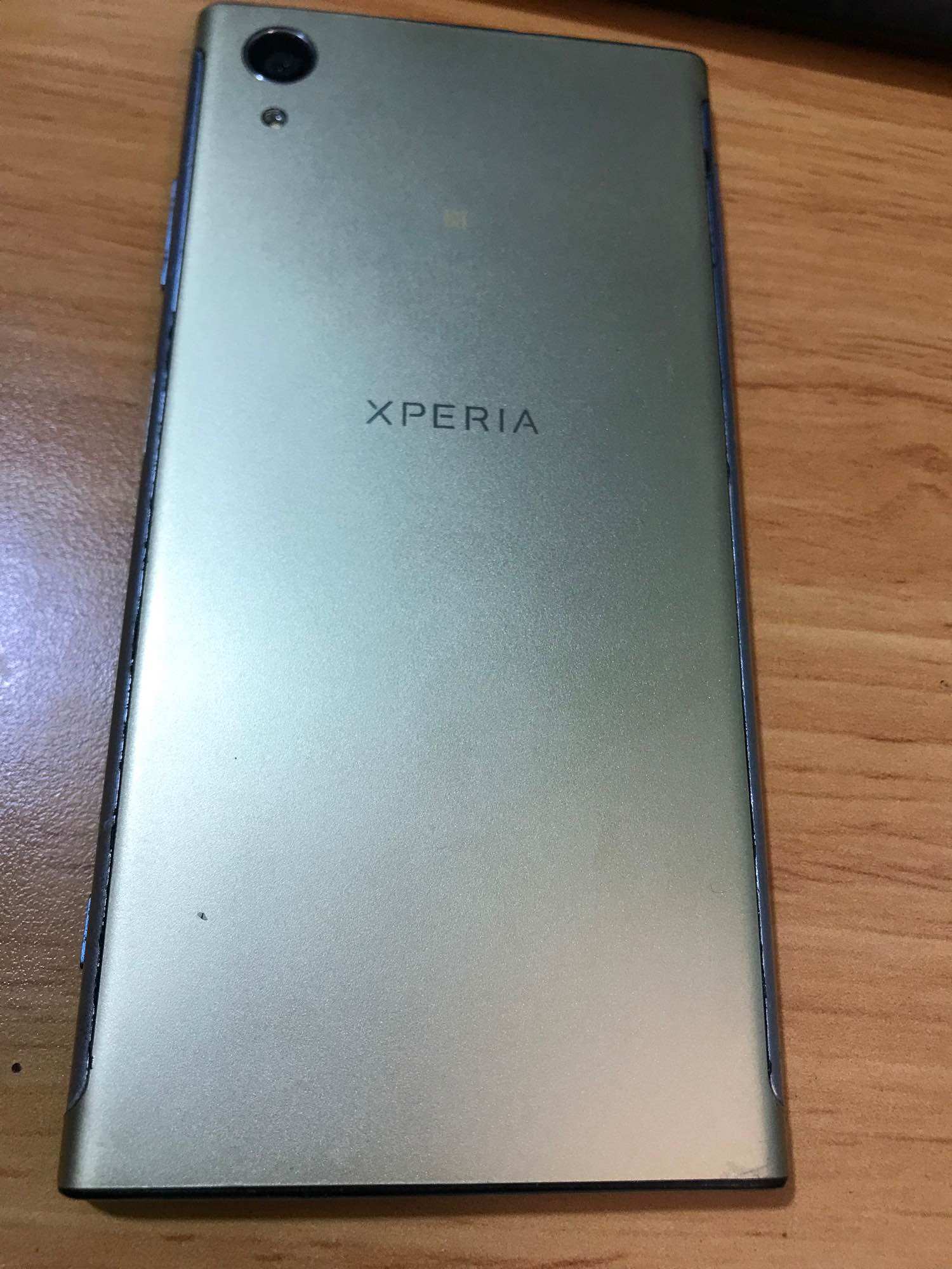 Sony XA1 Plus  Cũ Android 8 2 sim có 4G