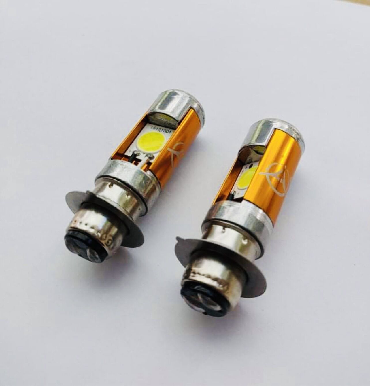 2 Bóng Đèn led  chân m5 cho xe đời cũ sử dụng 2 bóng wave, jupiter, future....