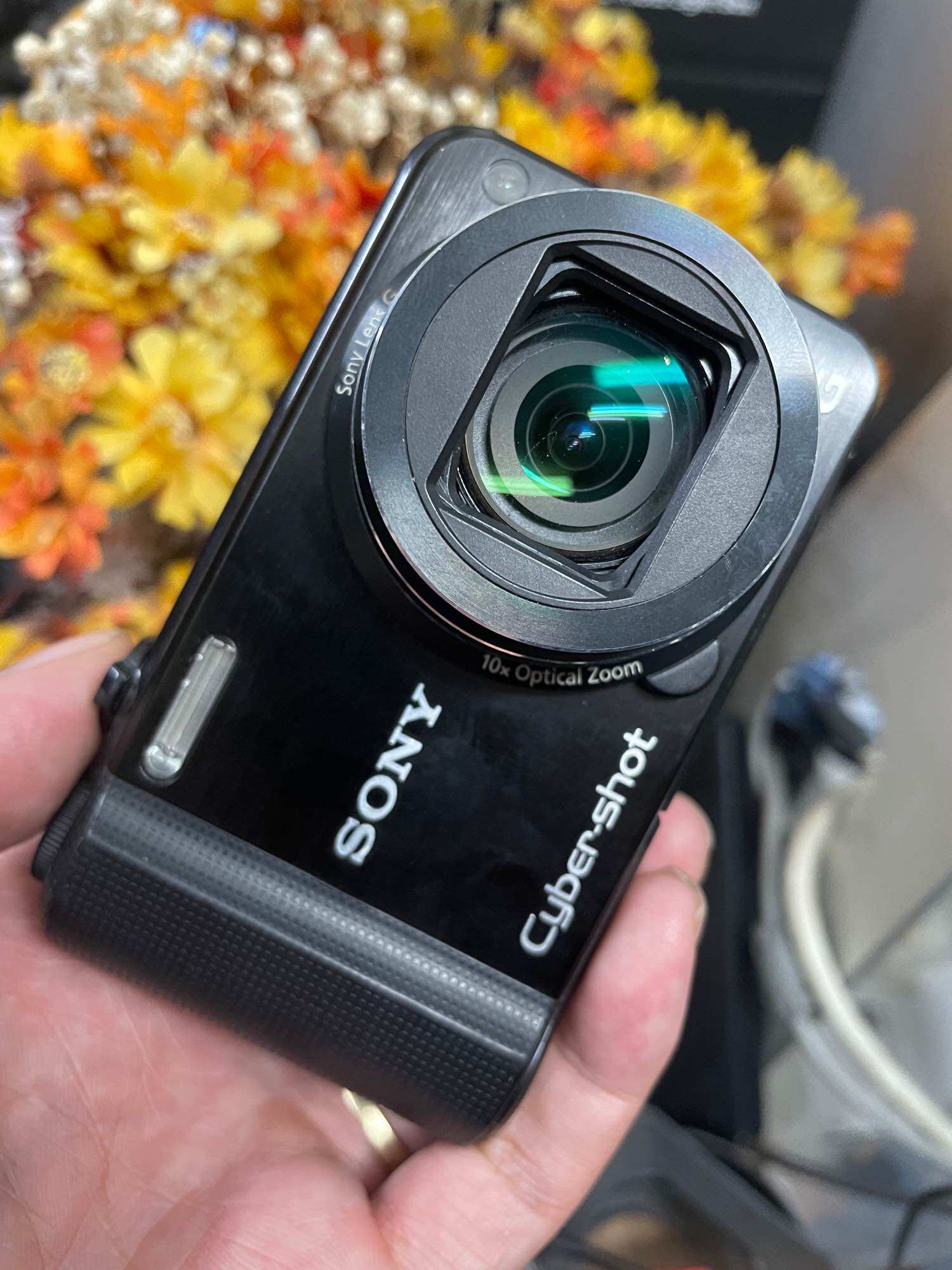 Máy ảnh Sony DSC HX7V có tiếng Việt