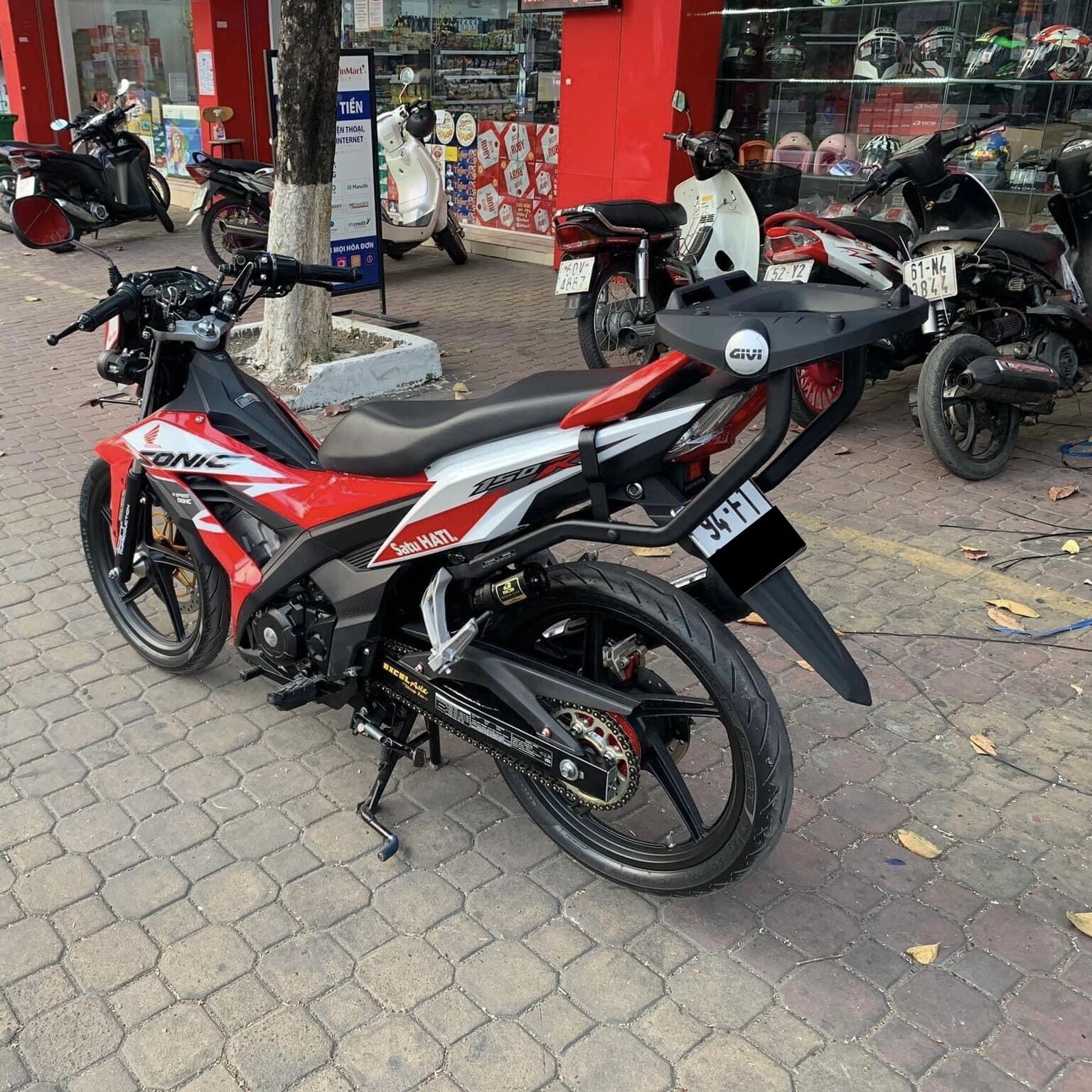 Baga Givi HRV gắn cho xe Sonic