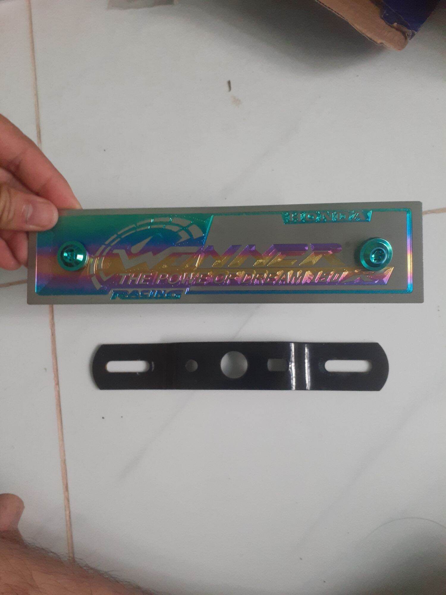 bảng tên titan winner kèm pas ốc  titan