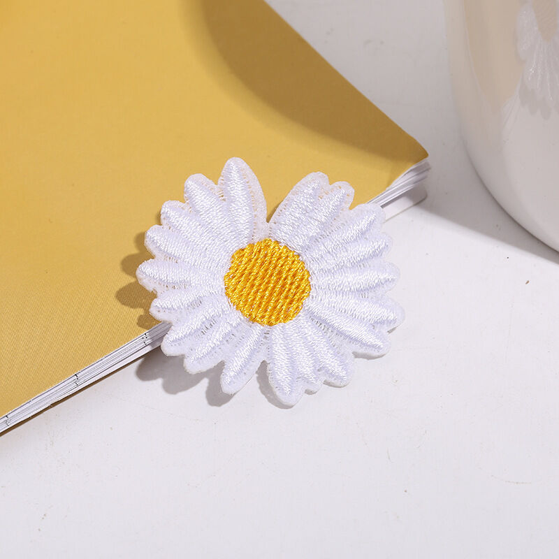 Sticker Ủi Hình Thêu Hoa Cúc Siêu Xinh (1 miếng)