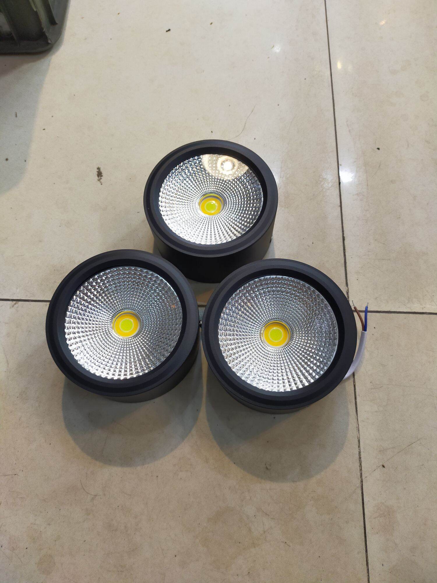 Đèn led ống bơ lắp nổi trần12w 3 màu