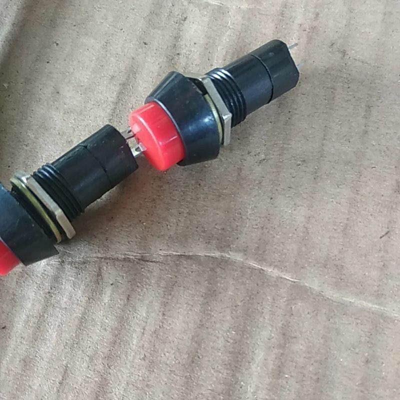 Nút Bấm còi
