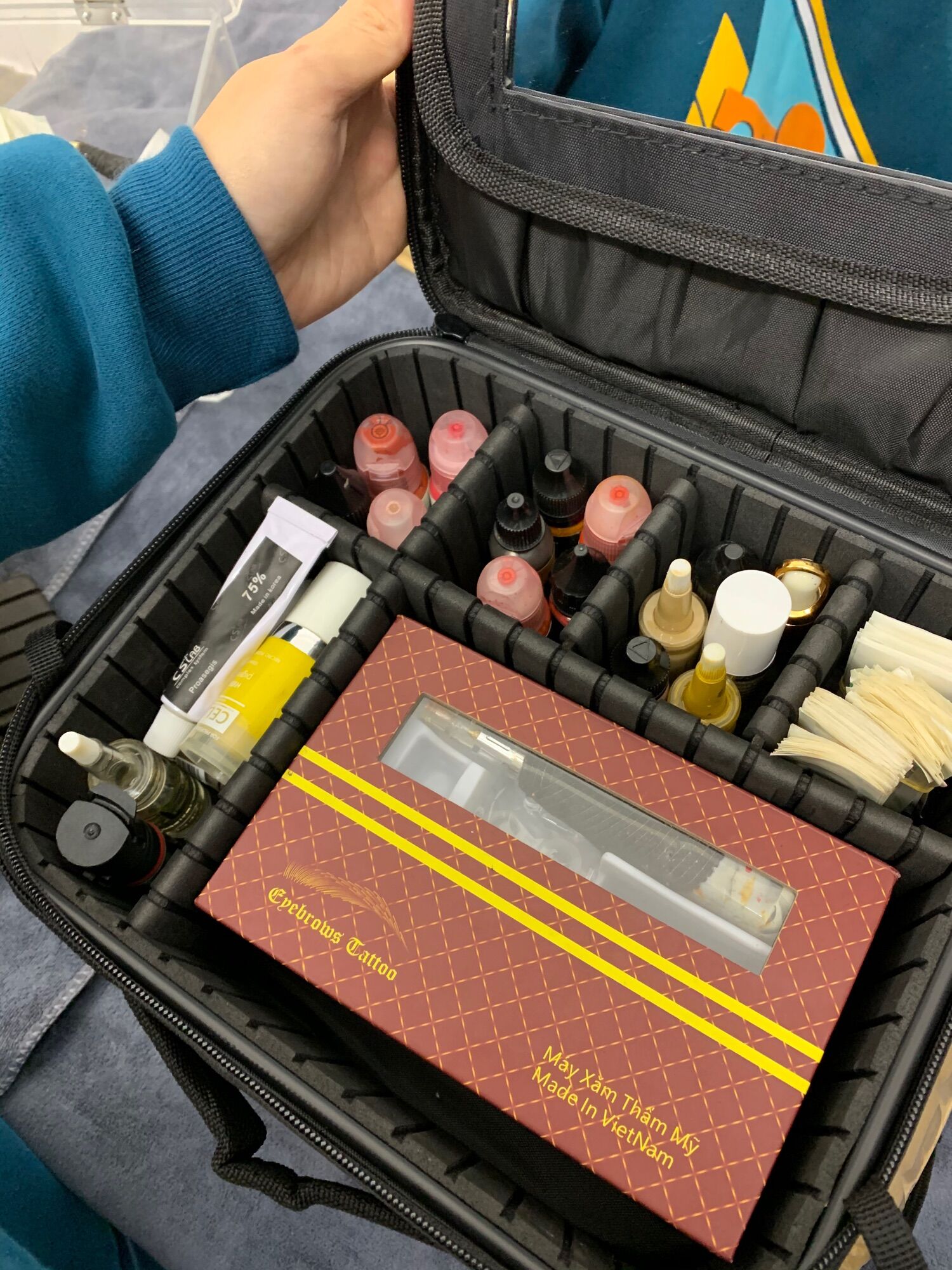 Cốp đựng đồ nối mi , makeup , phun xăm