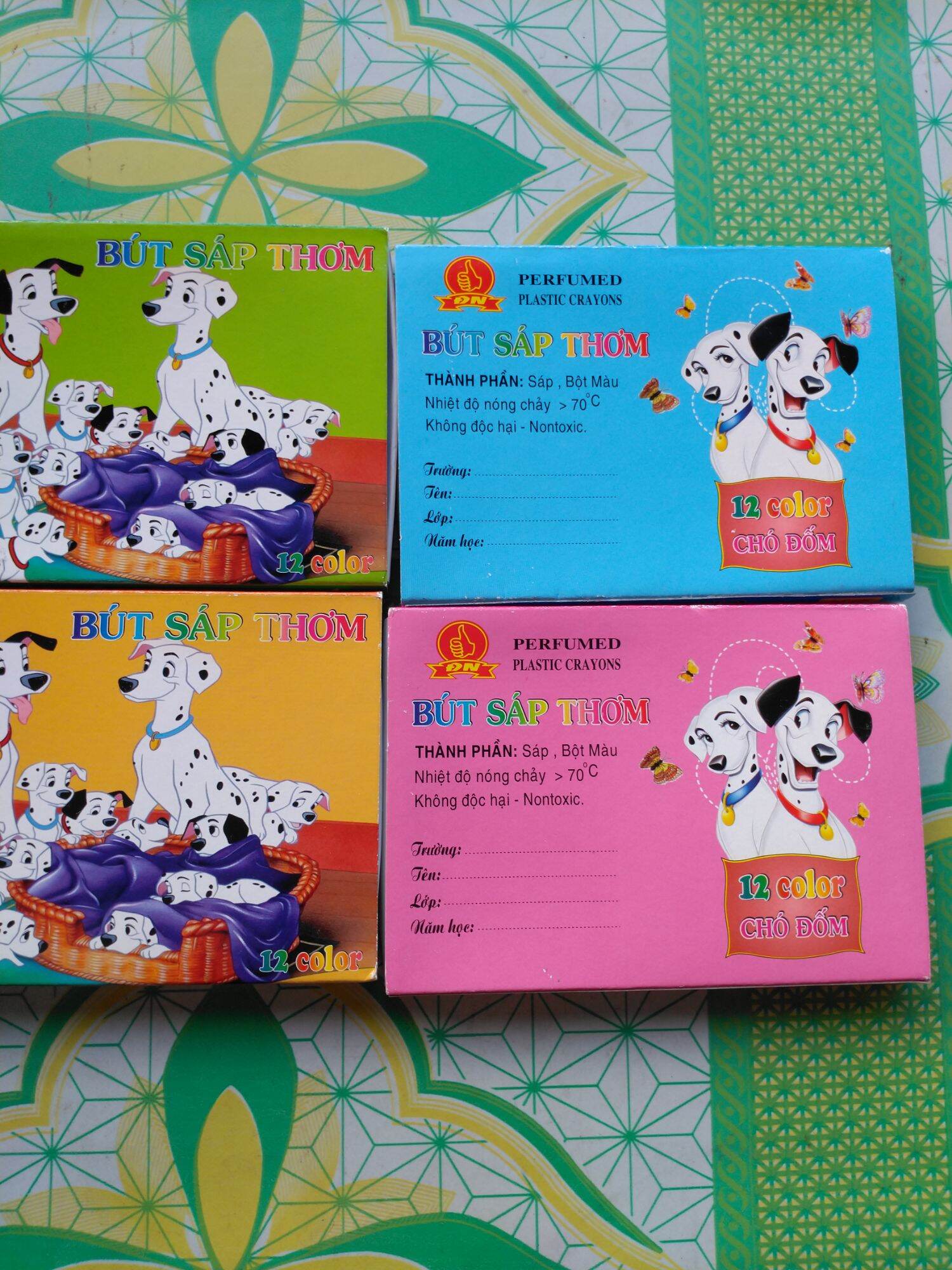 [ HCM ] Hộp bút sáp thơm 12 màu ( giao ngẫu nhiên )