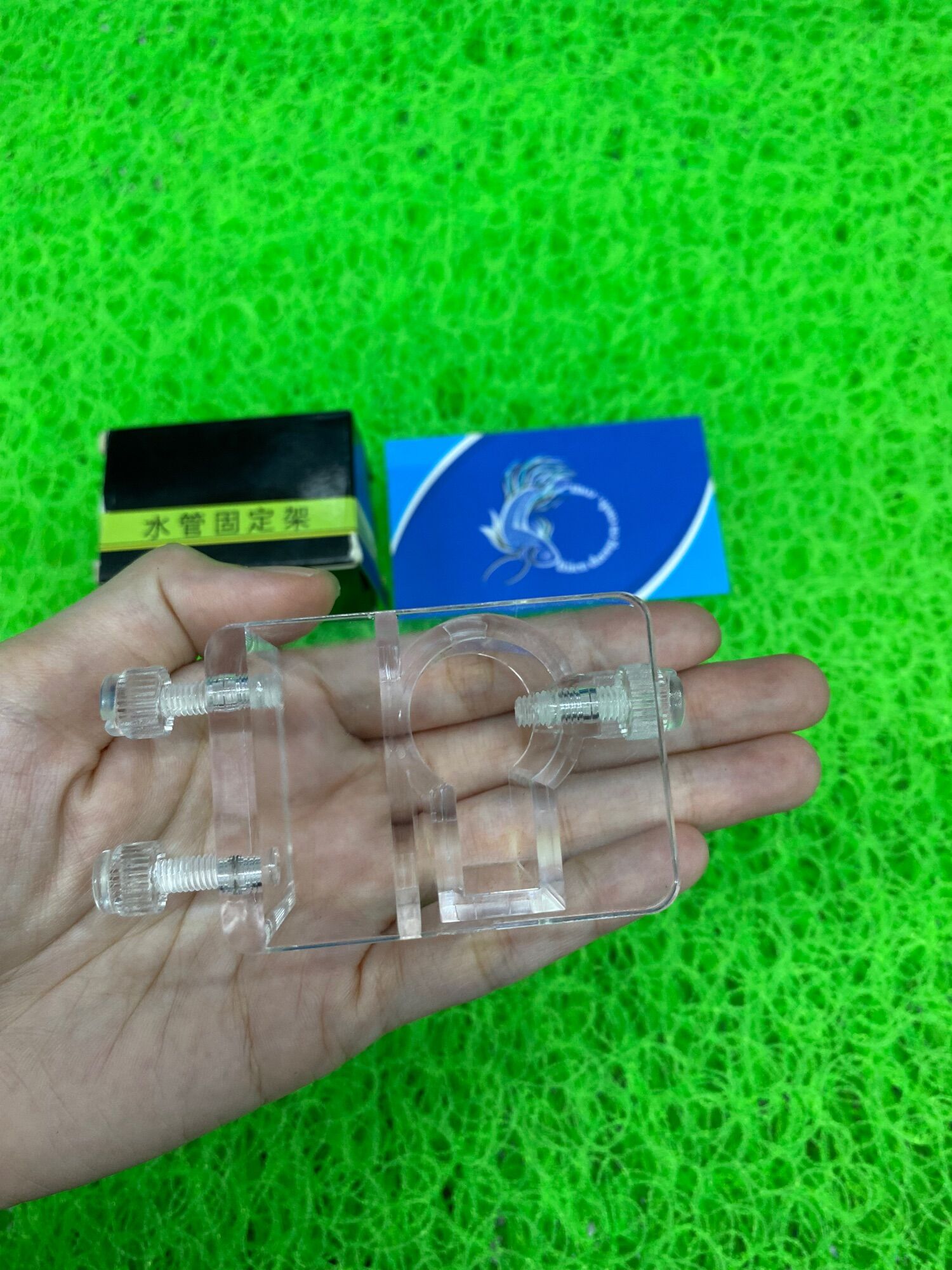 Kẹp giữ ống in out nhãn hiệu mufan