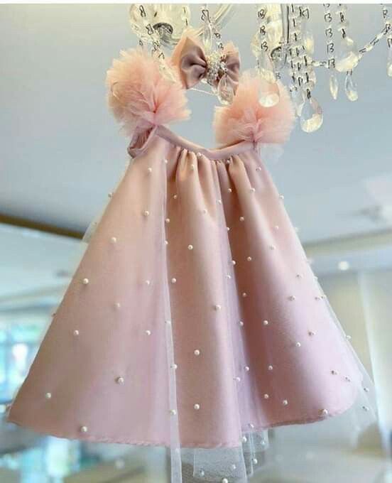 Đầm công chúa tay bông cho bé