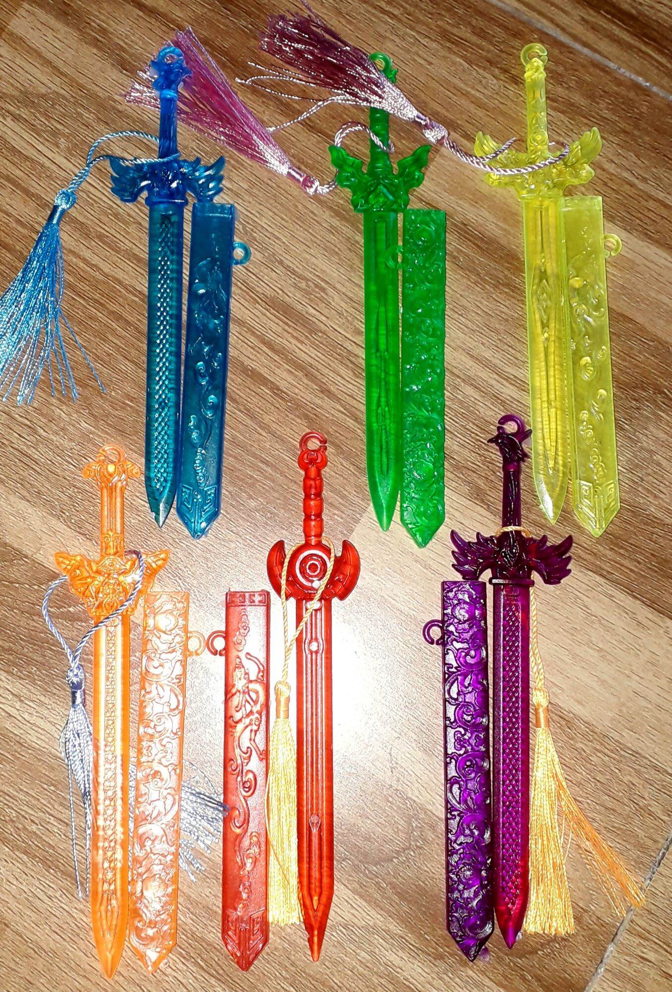 Đồ chơi mô hình Sét 6 thanh_kiếm bằng nhựa dài 17cm có 6 màu khác nhau để