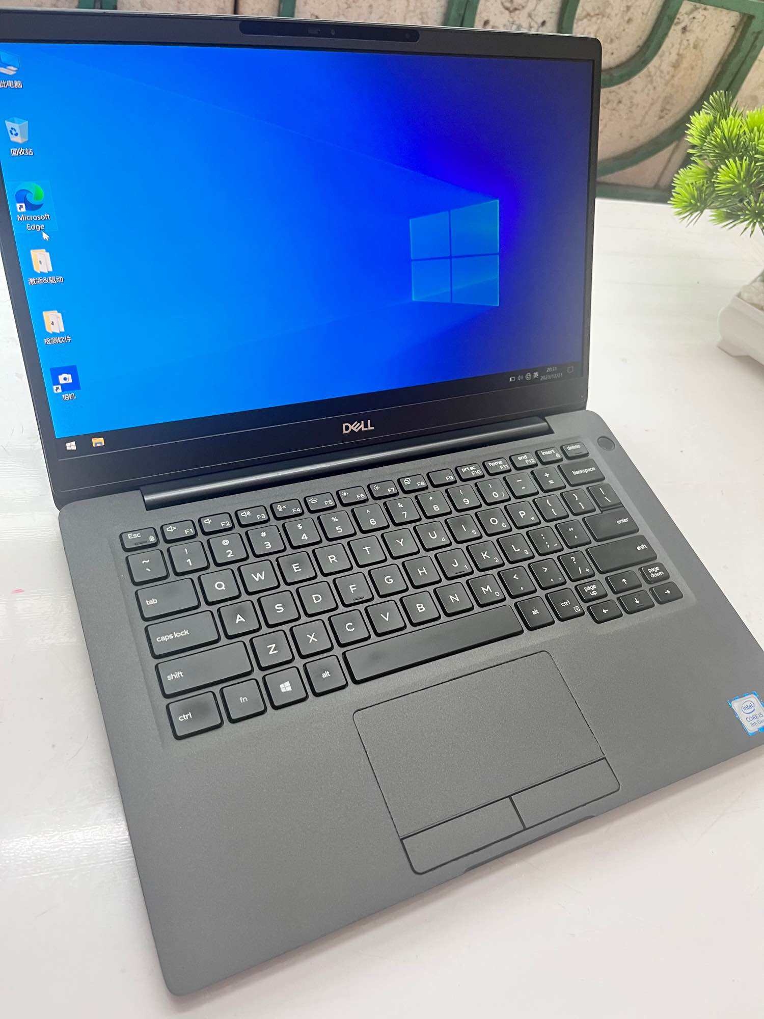 Laptop Dell Latitude 7400: Core i5-8265U/ Ram 8GB/ SSD 256GB M2/ 14 Inch FHD tràn viền /Máy zin đẹp 98-99% / (Tặng kèm c