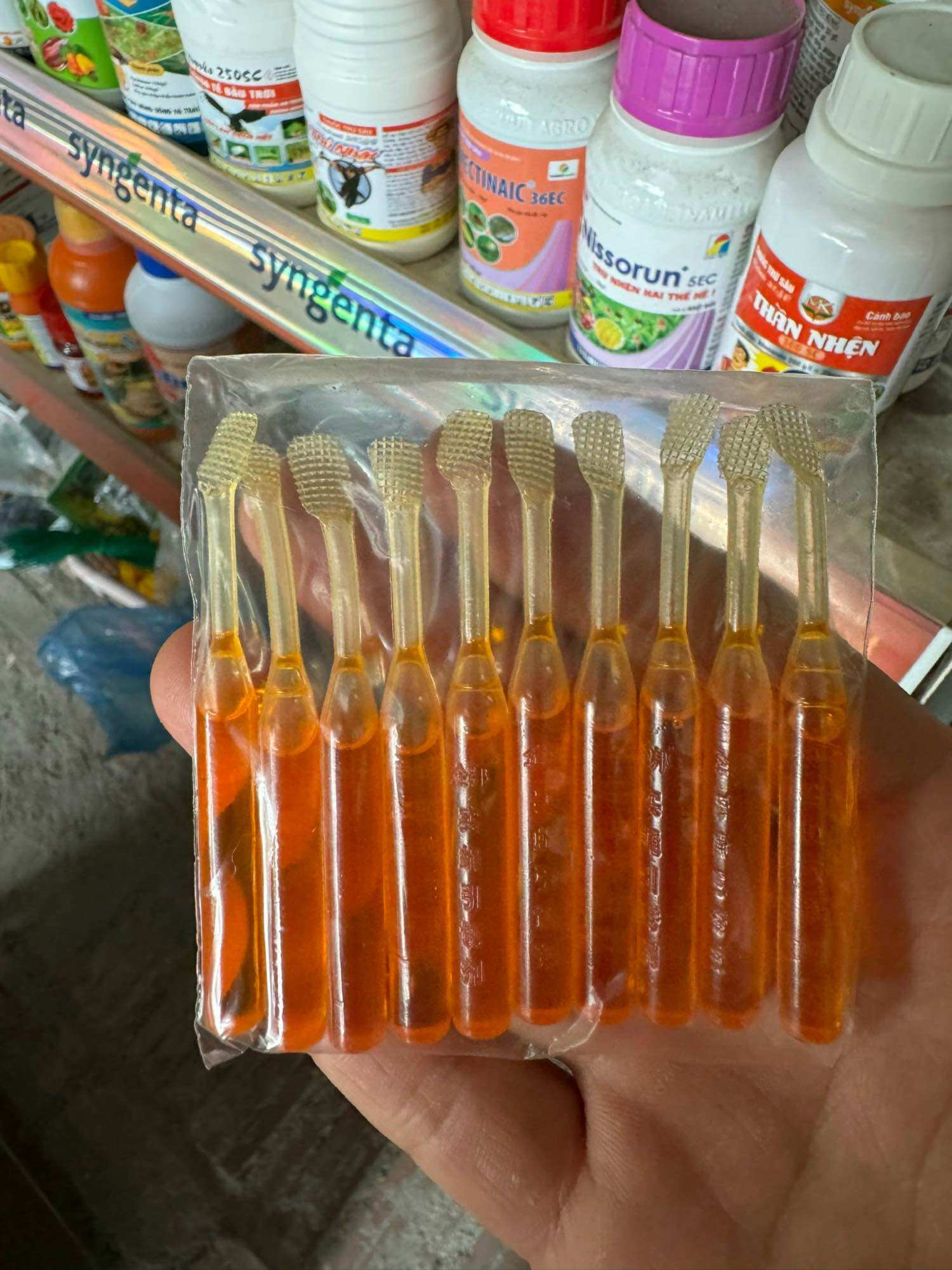 Ống dẫn dụ Ruồi Vàng 2ml
