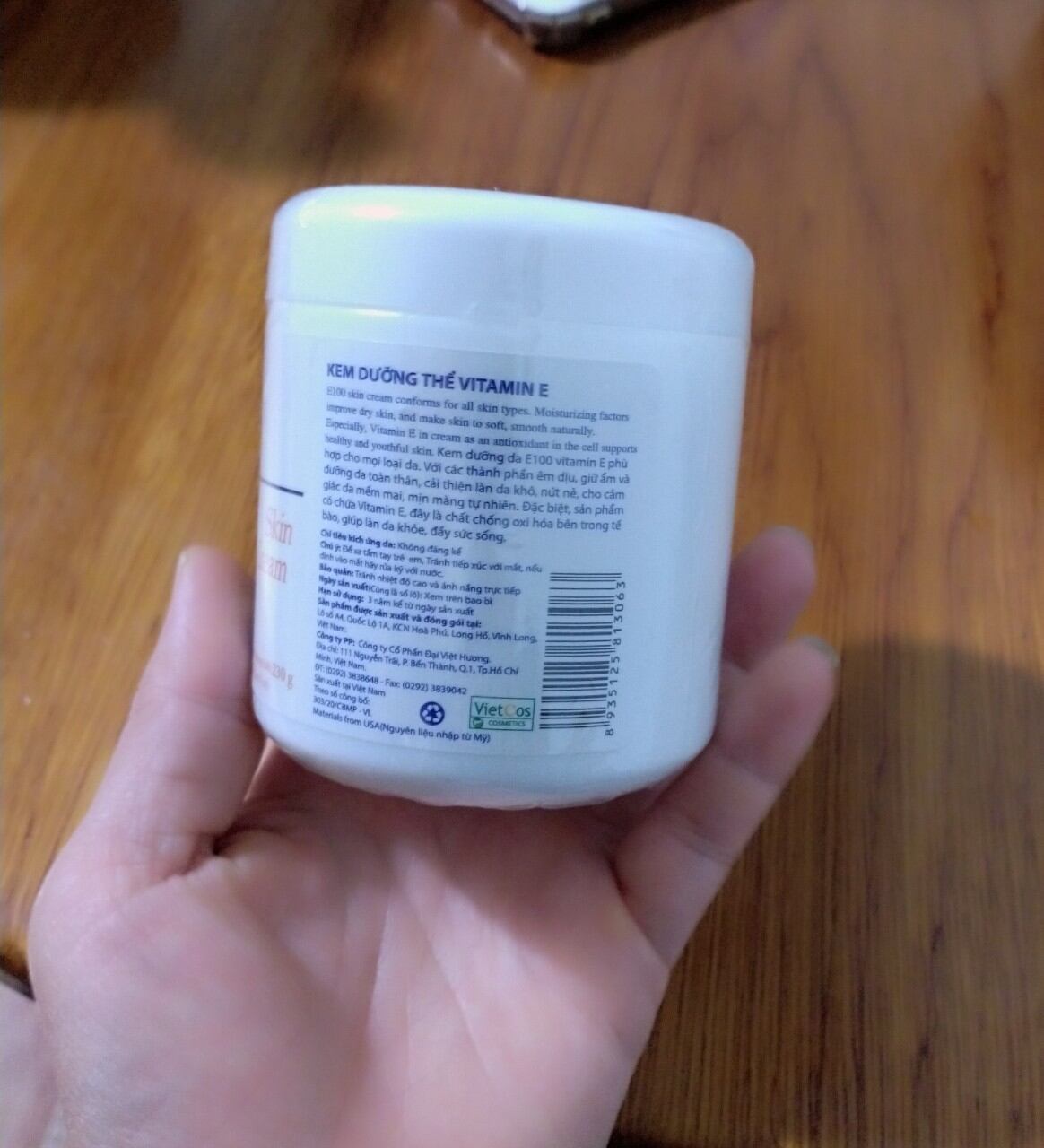 KEM DƯỠNG BÔNG LÚA E100  VITAMIN E 230g