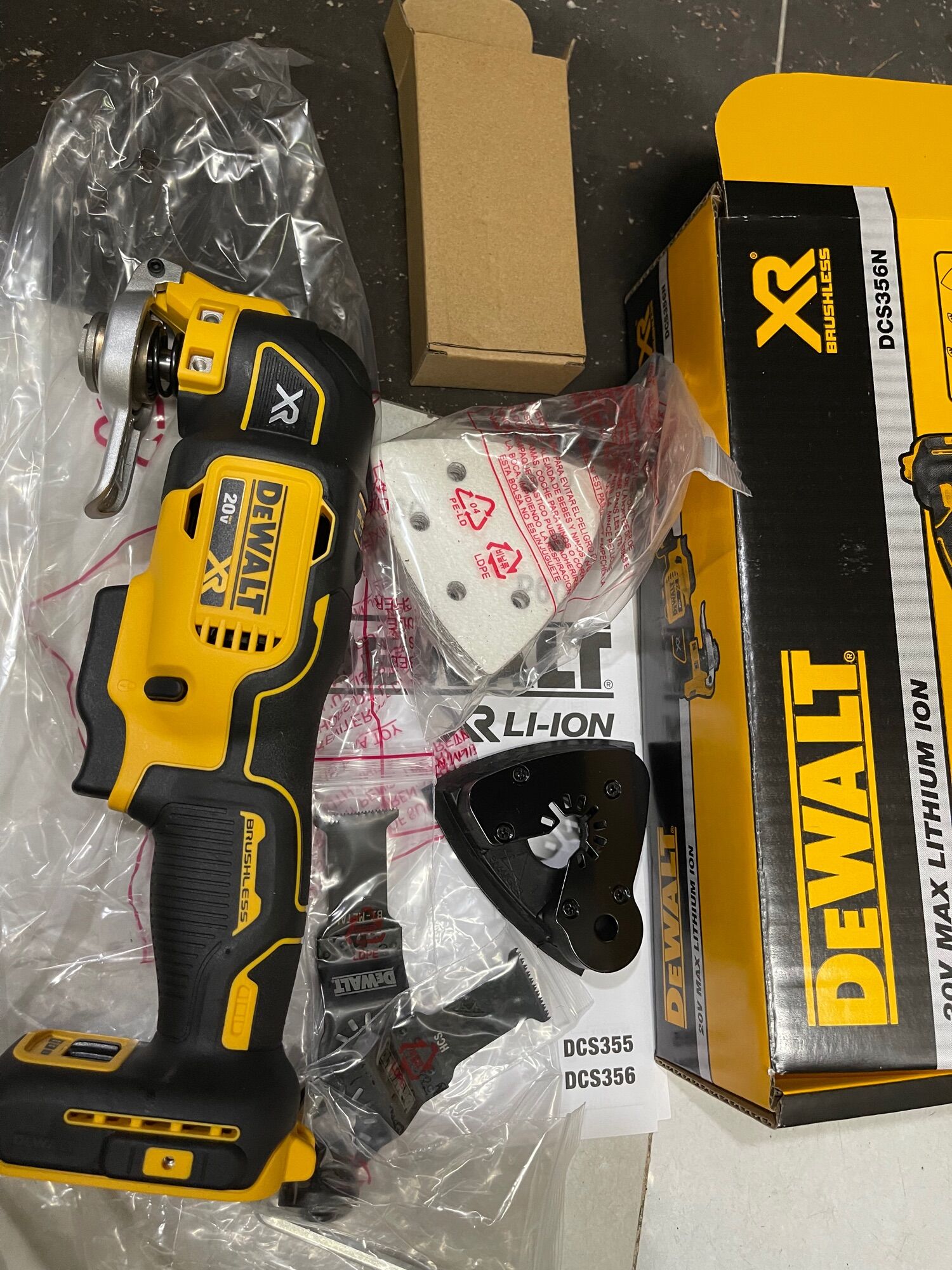 [HCM]DCS356N Thân máy cắt rung dùng pin 20V Max 18V DeWALT