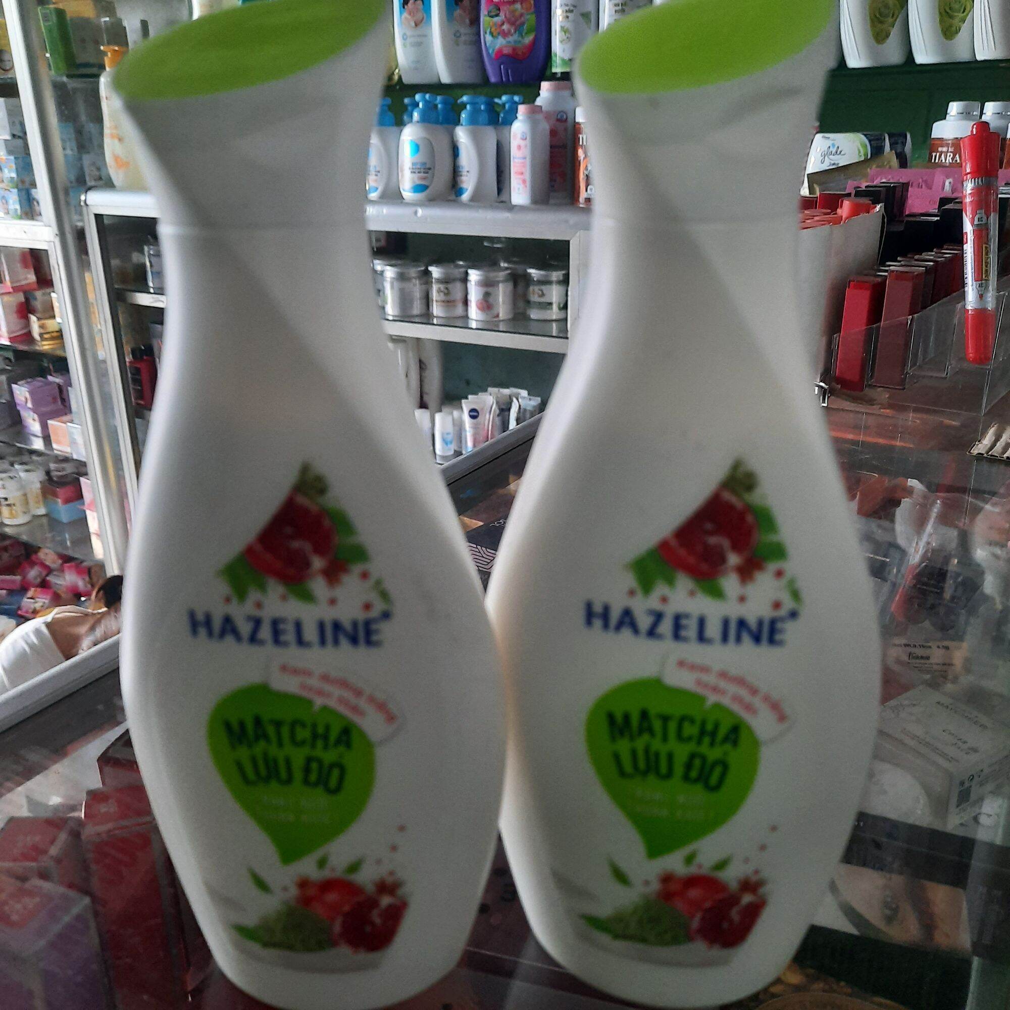 dưỡng thể hazeline lựu đỏ 230ml