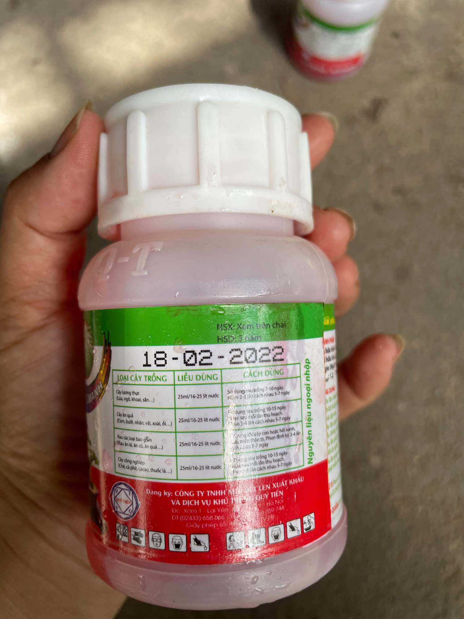 Phân bón lá Siêu lân đỏ đậm đặc QT04 chai 100ml
