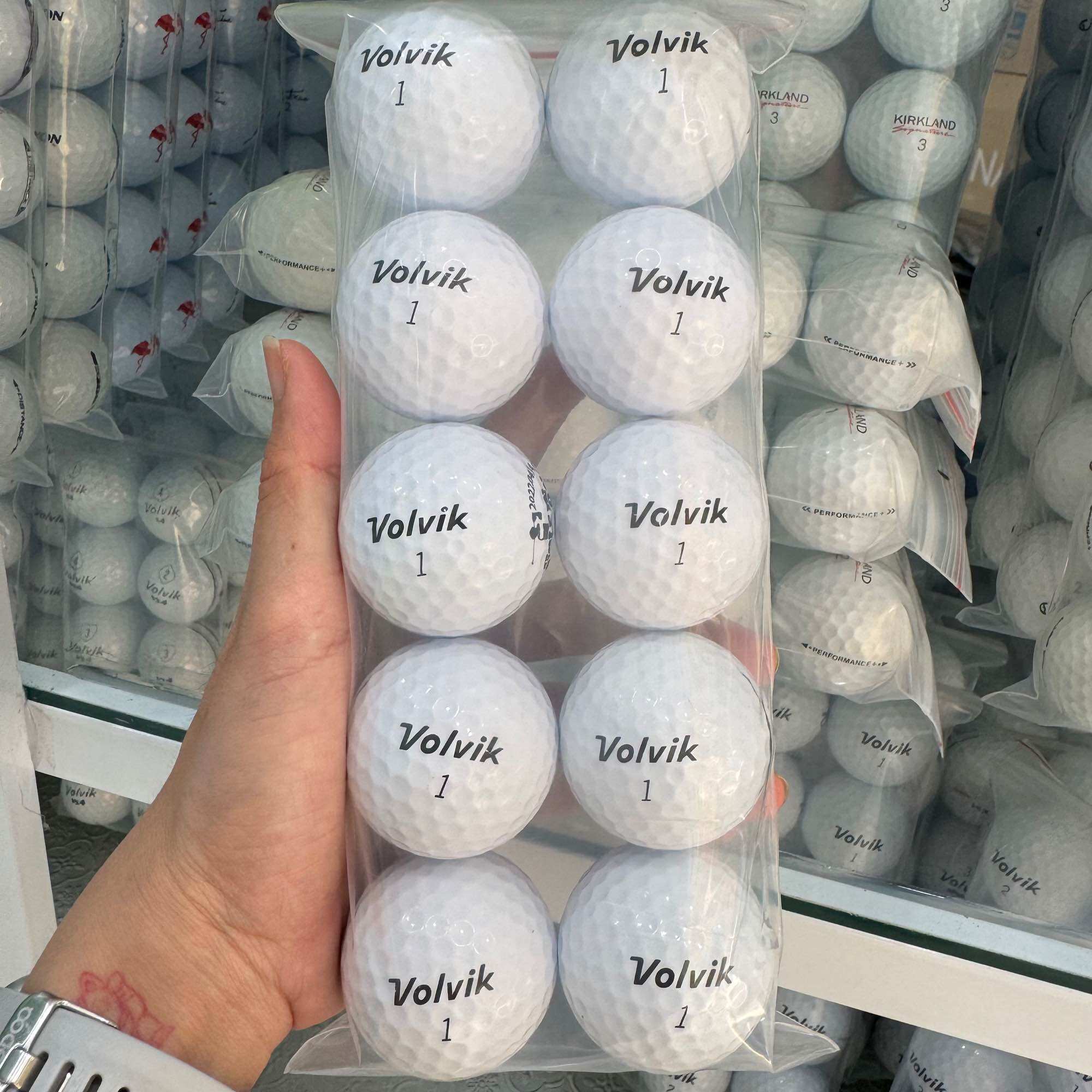 Bóng golf Volvik màu trắng độ mới 99% (Combo 10 quả)