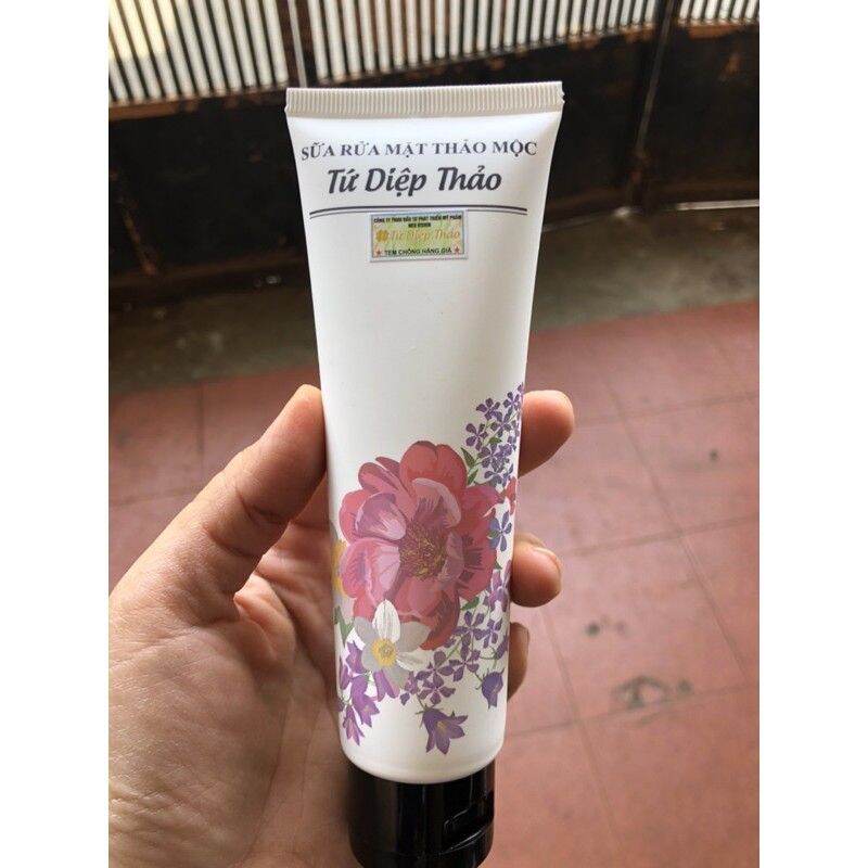 SỮA RỬA MẶT THẢO MỘC TỨ DIỆP THẢO