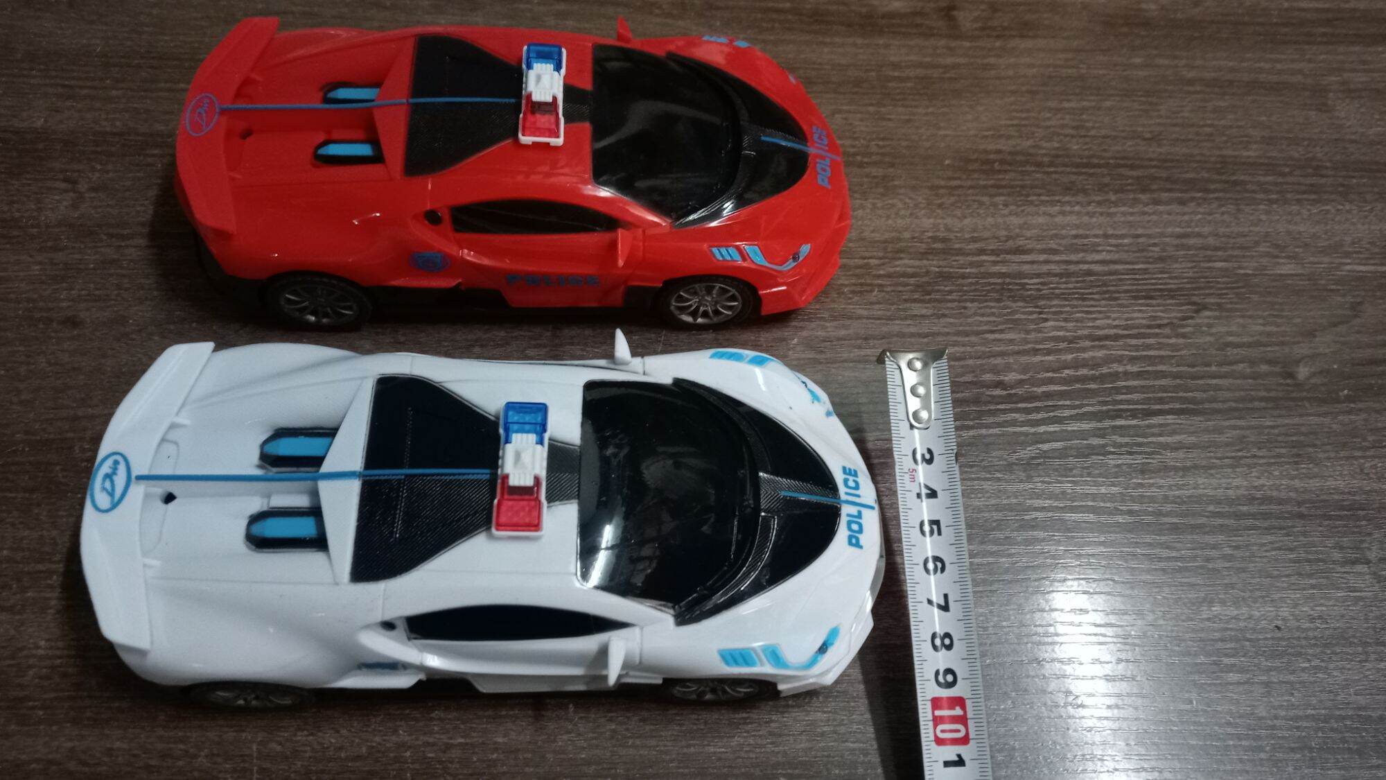 Xe cảnh sát đồ chơi có đèn điều khiển từ xa