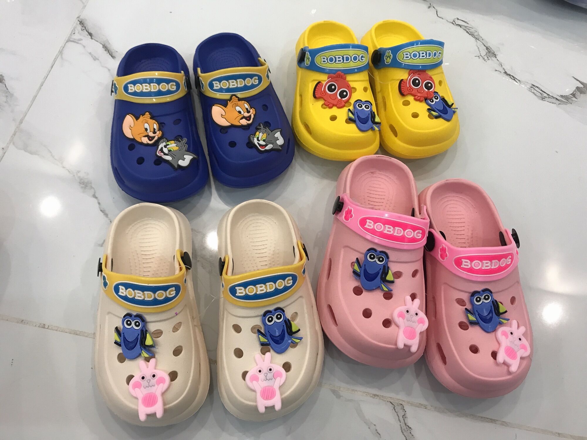 Dép sục cho bé 1-5 tuổi .