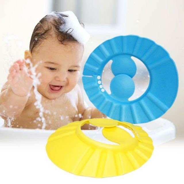 Mủ gội đầu chắn nước cho bé