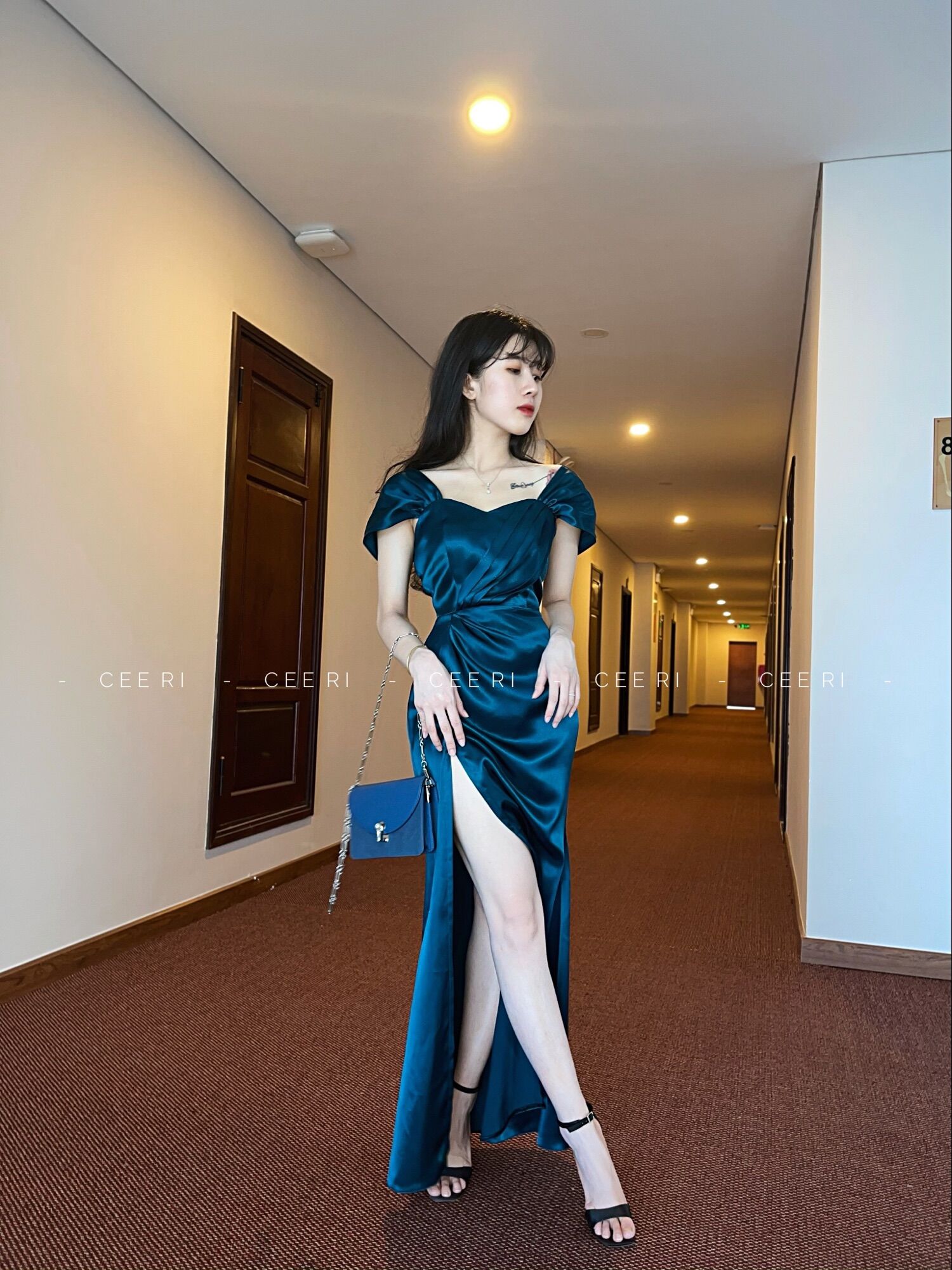 ẢNH THẬT ĐỘC QUYỀN SHOP CEERI- Mẫu lụa dạ hội nude