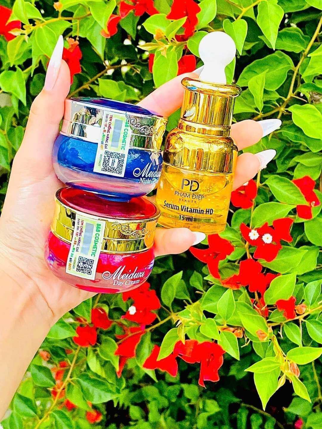 Combo Kem Meiduzi Nhật Bản.Serum HD: 
➖ Hiệu quả cao trong việc dưỡng da phục hồi chuyên sâu.
➖ Nhanh chóng cấp nước tạo độ đàn hồi, ngăn chặn quá trình lão hoá.
➖ Phục hồi da nhanh chóng sau khi da bị tổn thương.
➖ Đường dẫn tối ưu nhất thẩm t