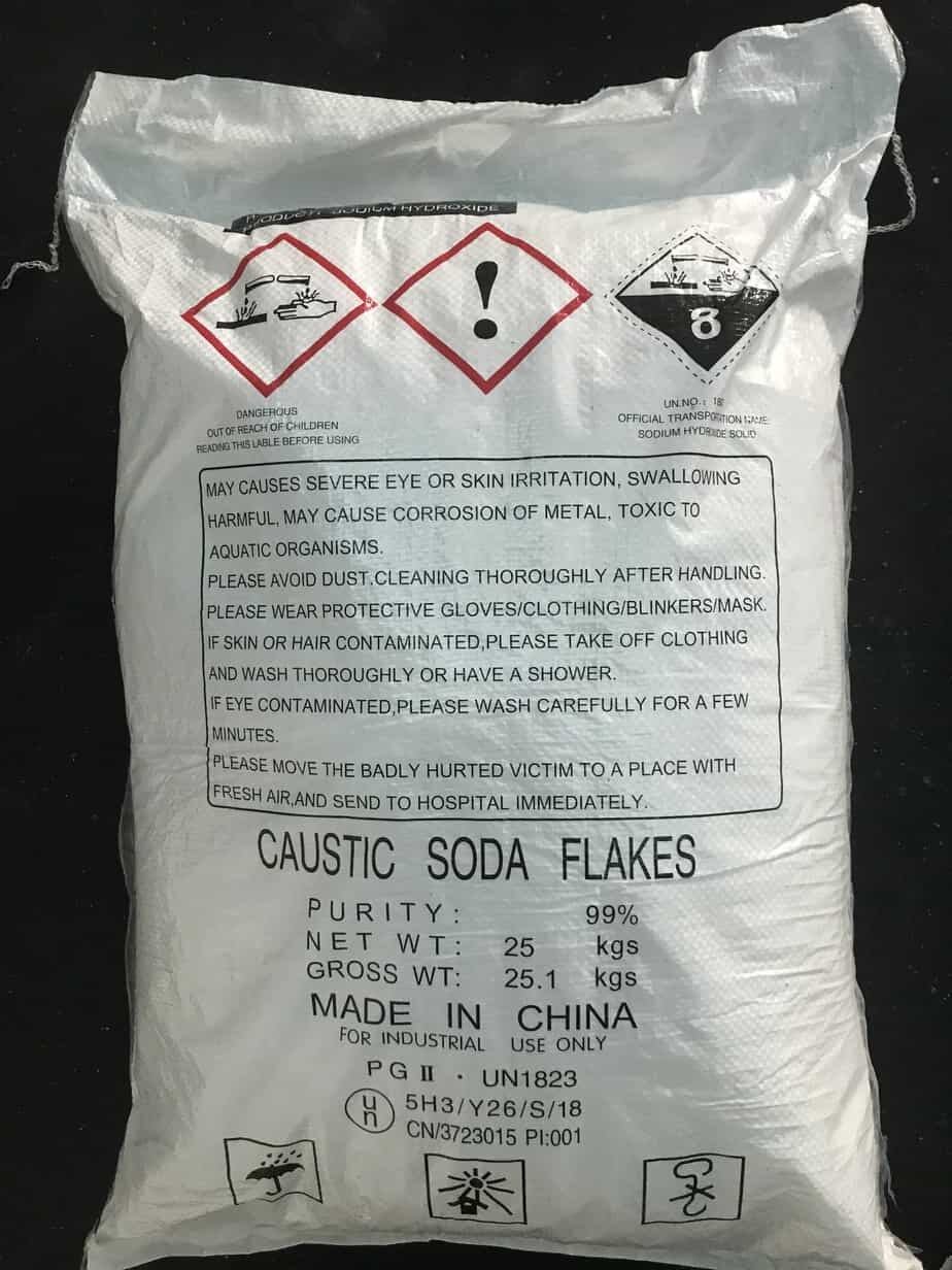 Xút vẩy, kiềm NaOH 99% 1kg
