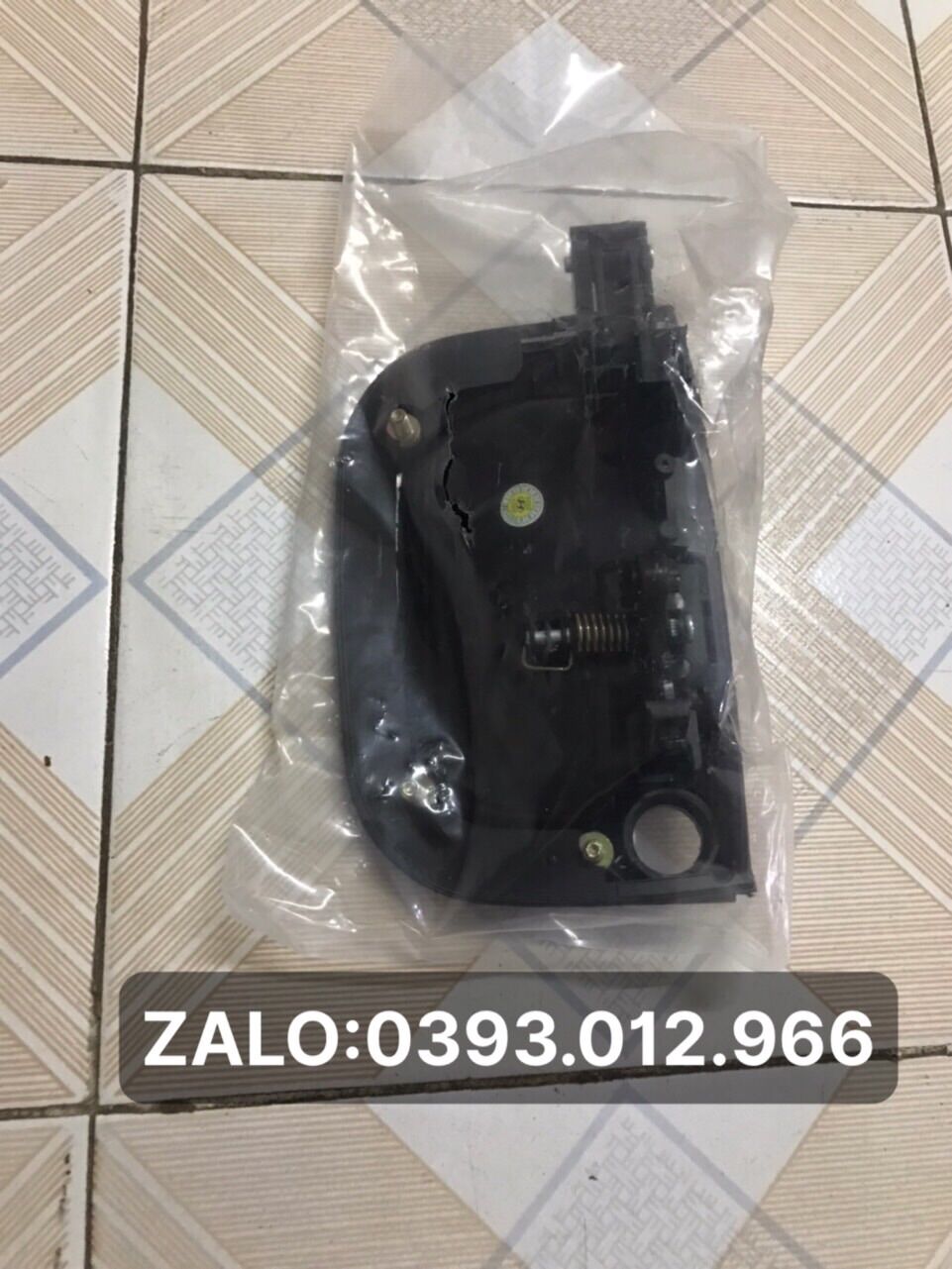TAY MỞ CỬA NGOÀI KIA BONGO3