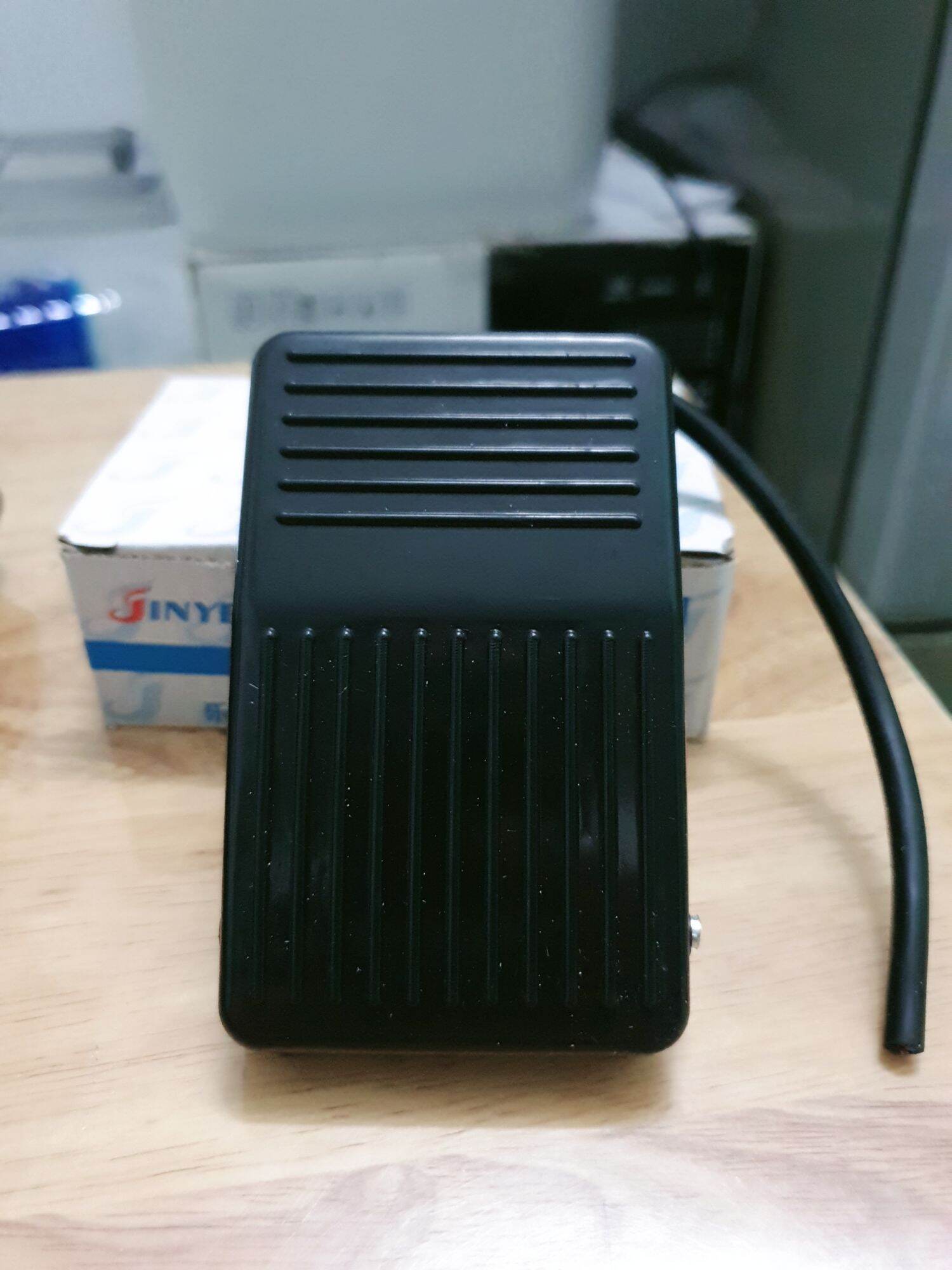 Công tắc bàn đạp chân TFS-1 / TFS-201