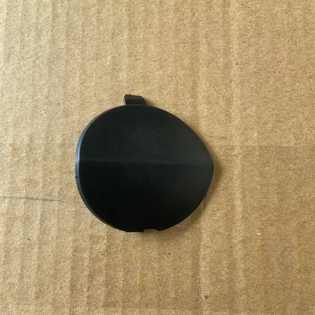 Nắp đậy móc kéo cản sau phụ mazda 3 2020-2022 sedan xịn