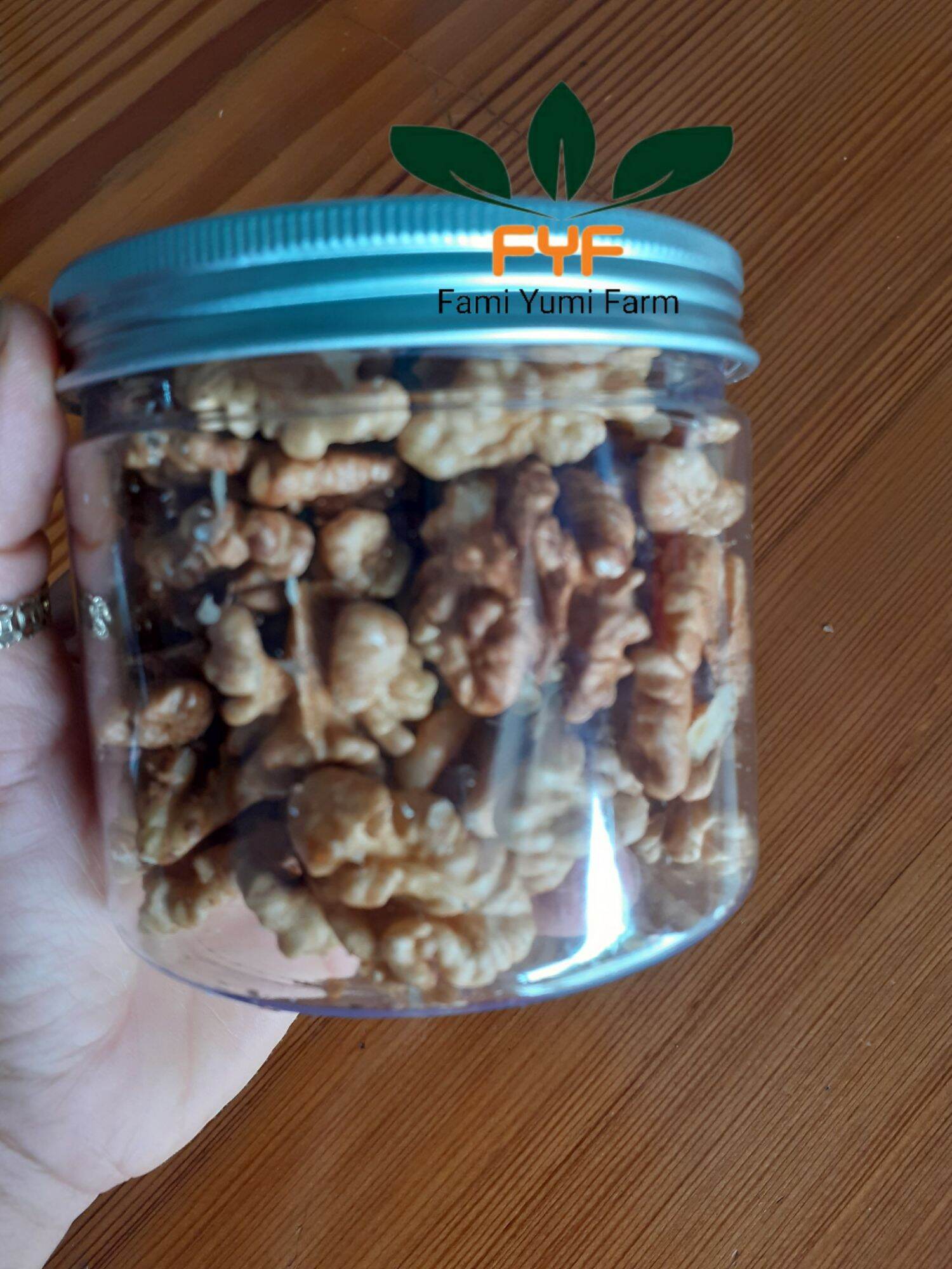 Hạt óc chó vàng Mỹ- nhân hạt óc chó vàng nhập khẩu