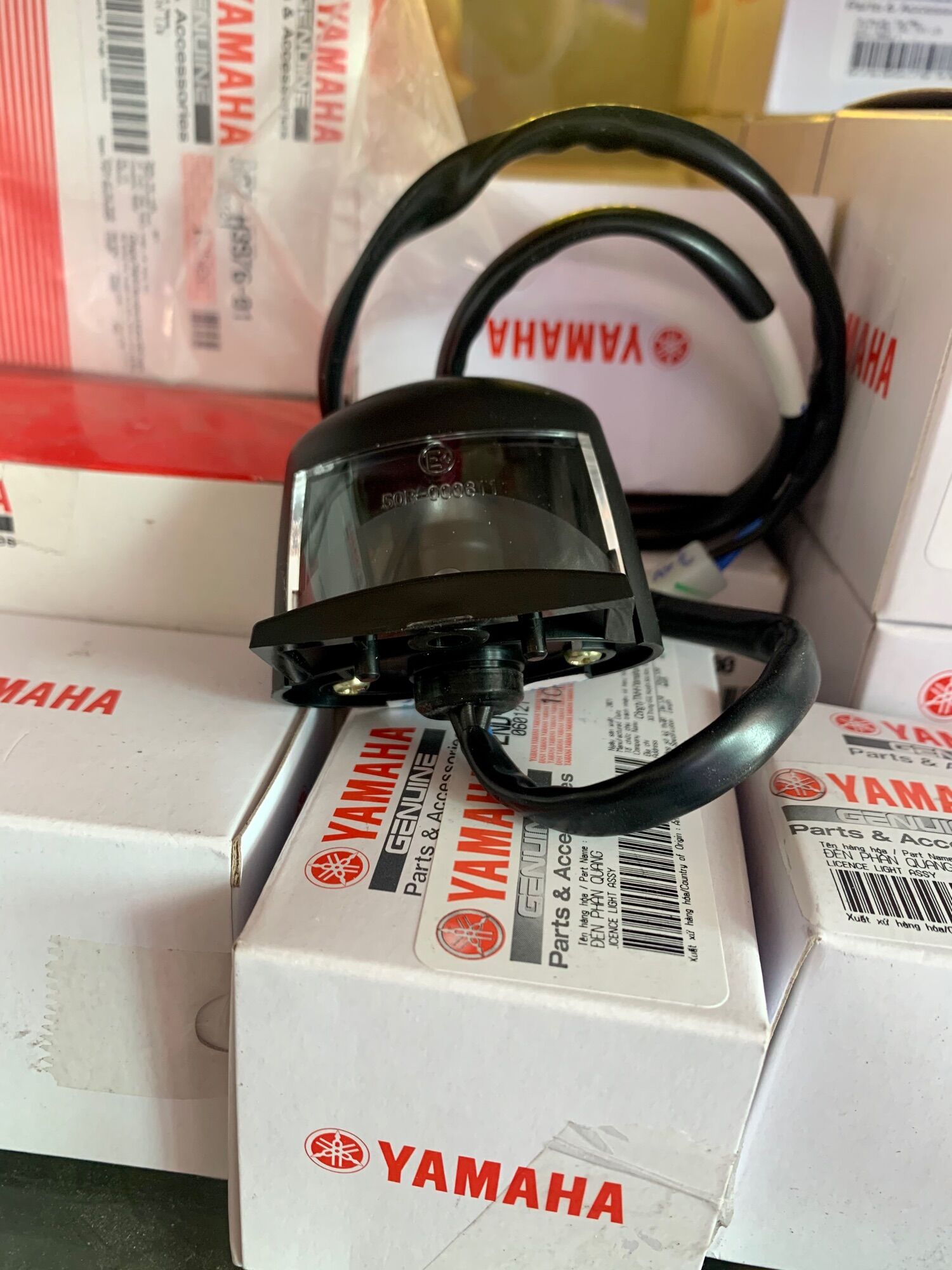 [HCM]Đèn soi biển số ex150 zin hảng