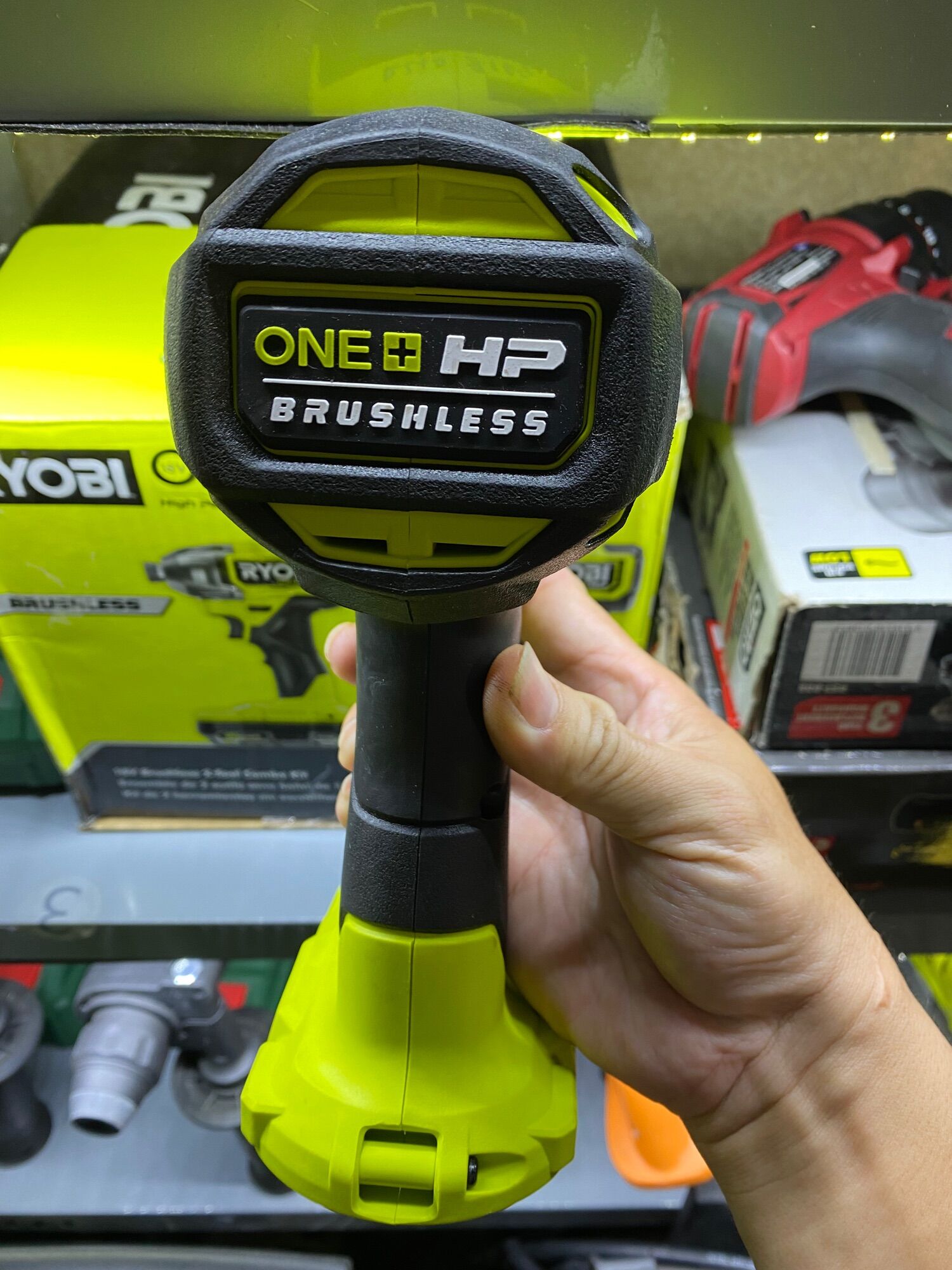 Ryobi P262